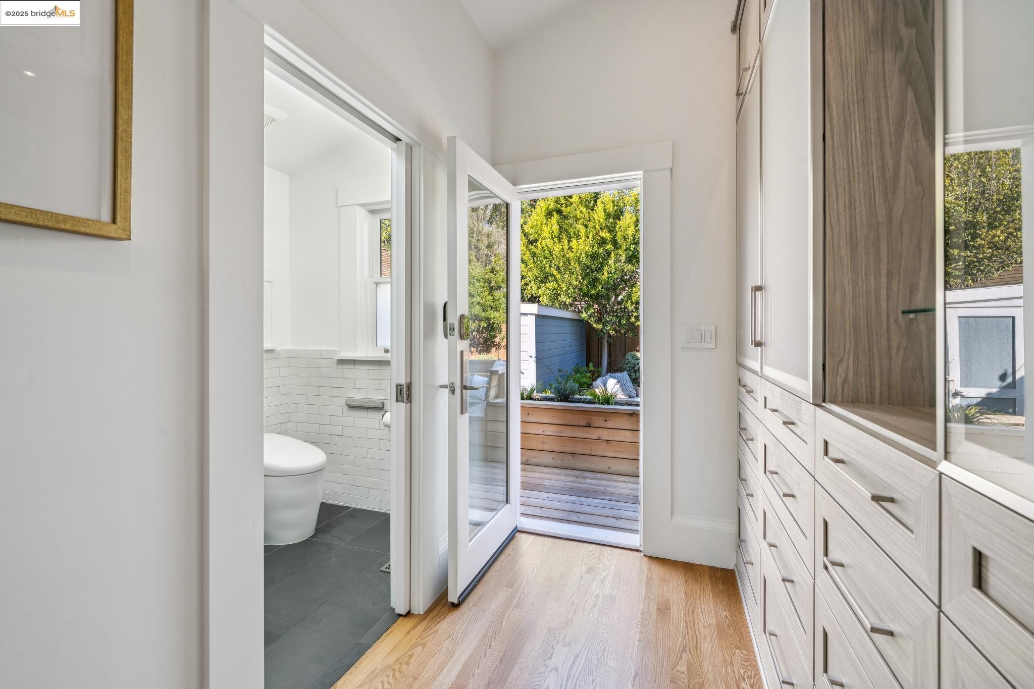 Detail Gallery Image 48 of 55 For 5522 Taft Ave, Oakland,  CA 94618 - 2 Beds | 2 Baths