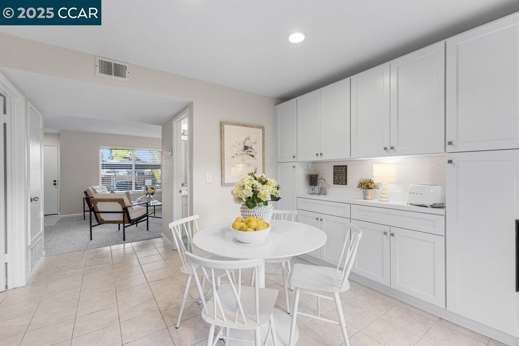 Detail Gallery Image 16 of 38 For 1048 Spring Valley Common, Livermore,  CA 94551 - 3 Beds | 2/1 Baths