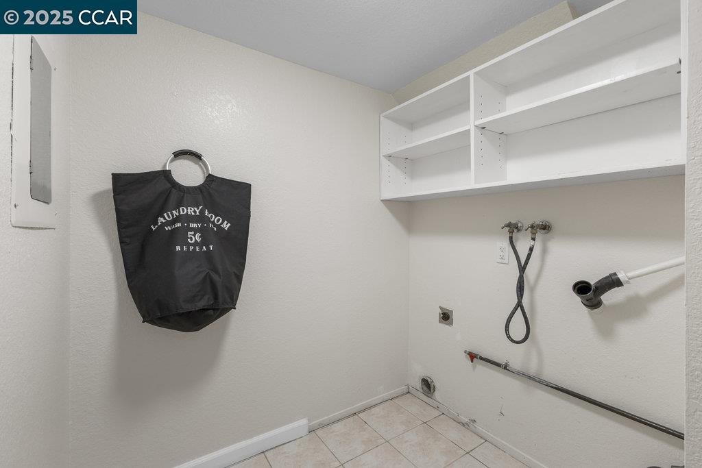 Detail Gallery Image 20 of 38 For 1048 Spring Valley Common, Livermore,  CA 94551 - 3 Beds | 2/1 Baths