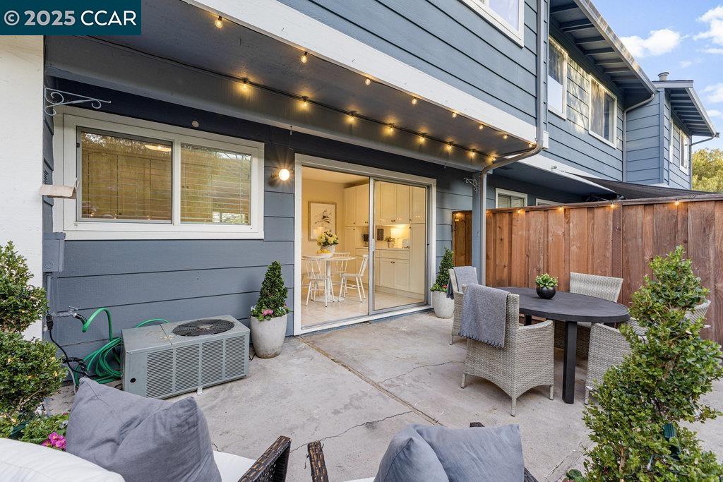 Detail Gallery Image 3 of 36 For 1048 Spring Valley Common, Livermore,  CA 94551 - 3 Beds | 2/1 Baths