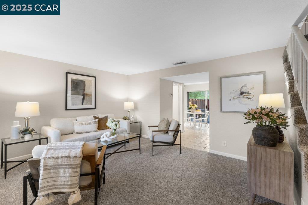 Detail Gallery Image 6 of 36 For 1048 Spring Valley Common, Livermore,  CA 94551 - 3 Beds | 2/1 Baths