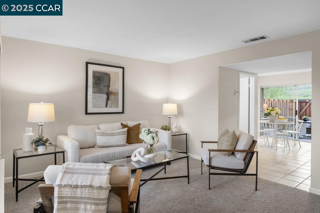 Detail Gallery Image 7 of 36 For 1048 Spring Valley Common, Livermore,  CA 94551 - 3 Beds | 2/1 Baths