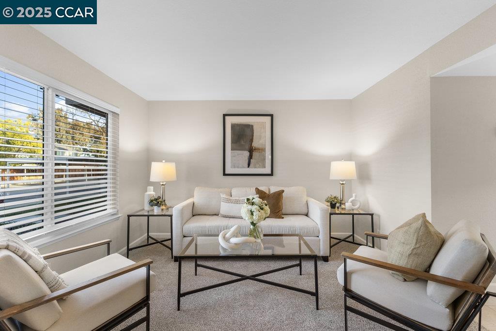 Detail Gallery Image 9 of 36 For 1048 Spring Valley Common, Livermore,  CA 94551 - 3 Beds | 2/1 Baths