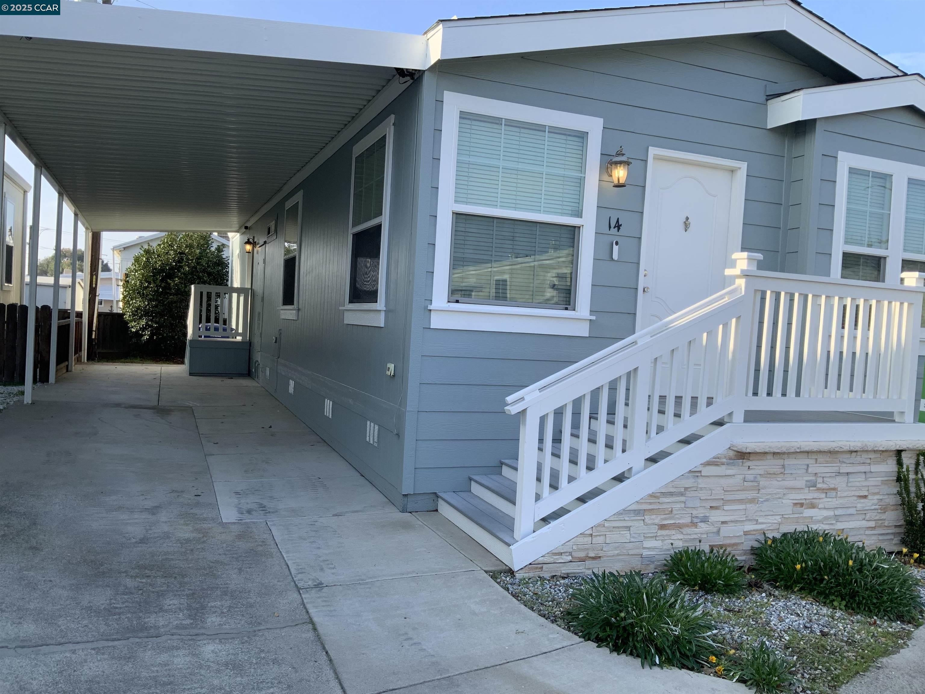 Detail Gallery Image 2 of 31 For 14 Geneseo St., Oakley,  CA 94561 - 2 Beds | 2 Baths