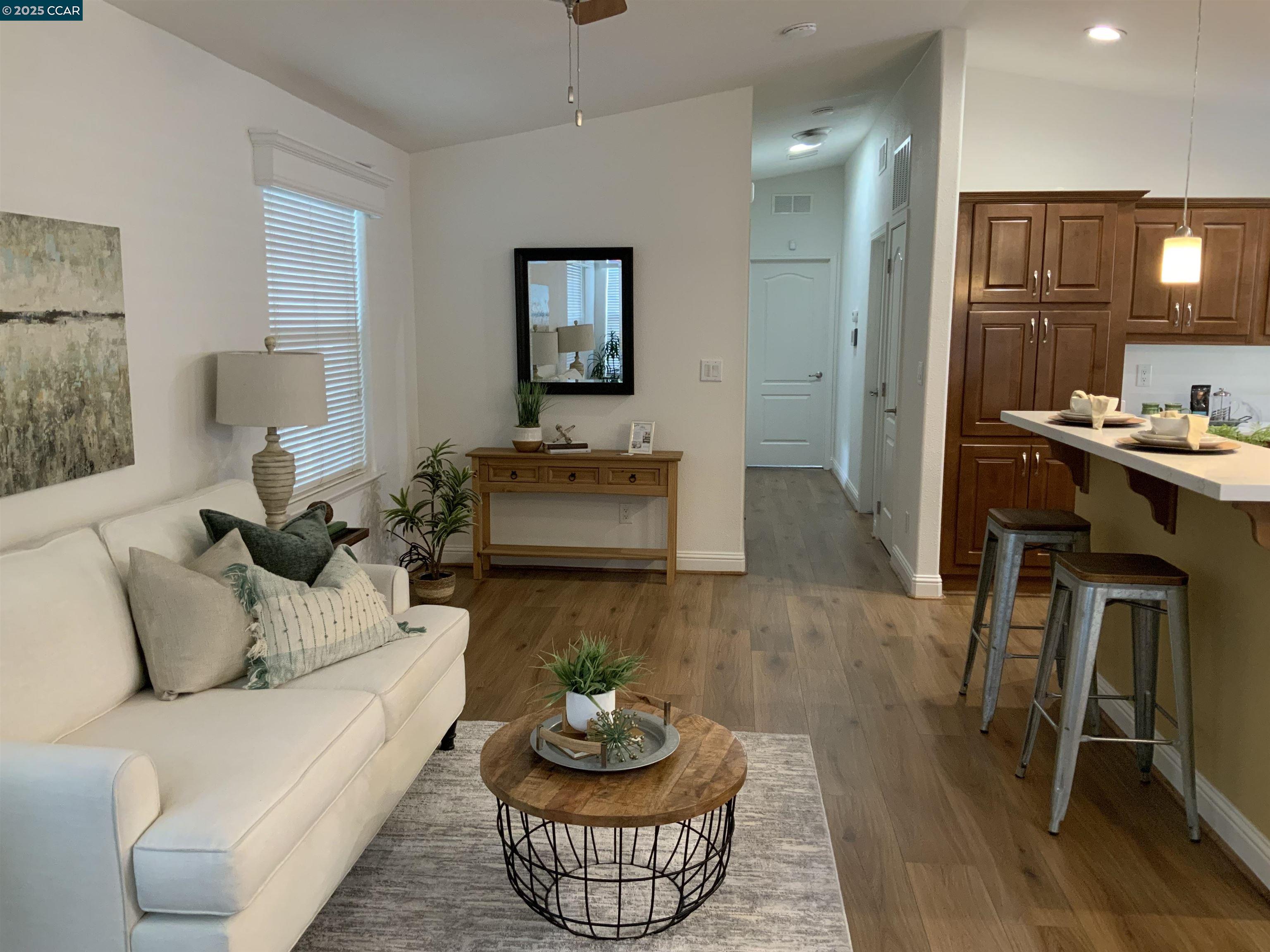 Detail Gallery Image 4 of 31 For 14 Geneseo St., Oakley,  CA 94561 - 2 Beds | 2 Baths