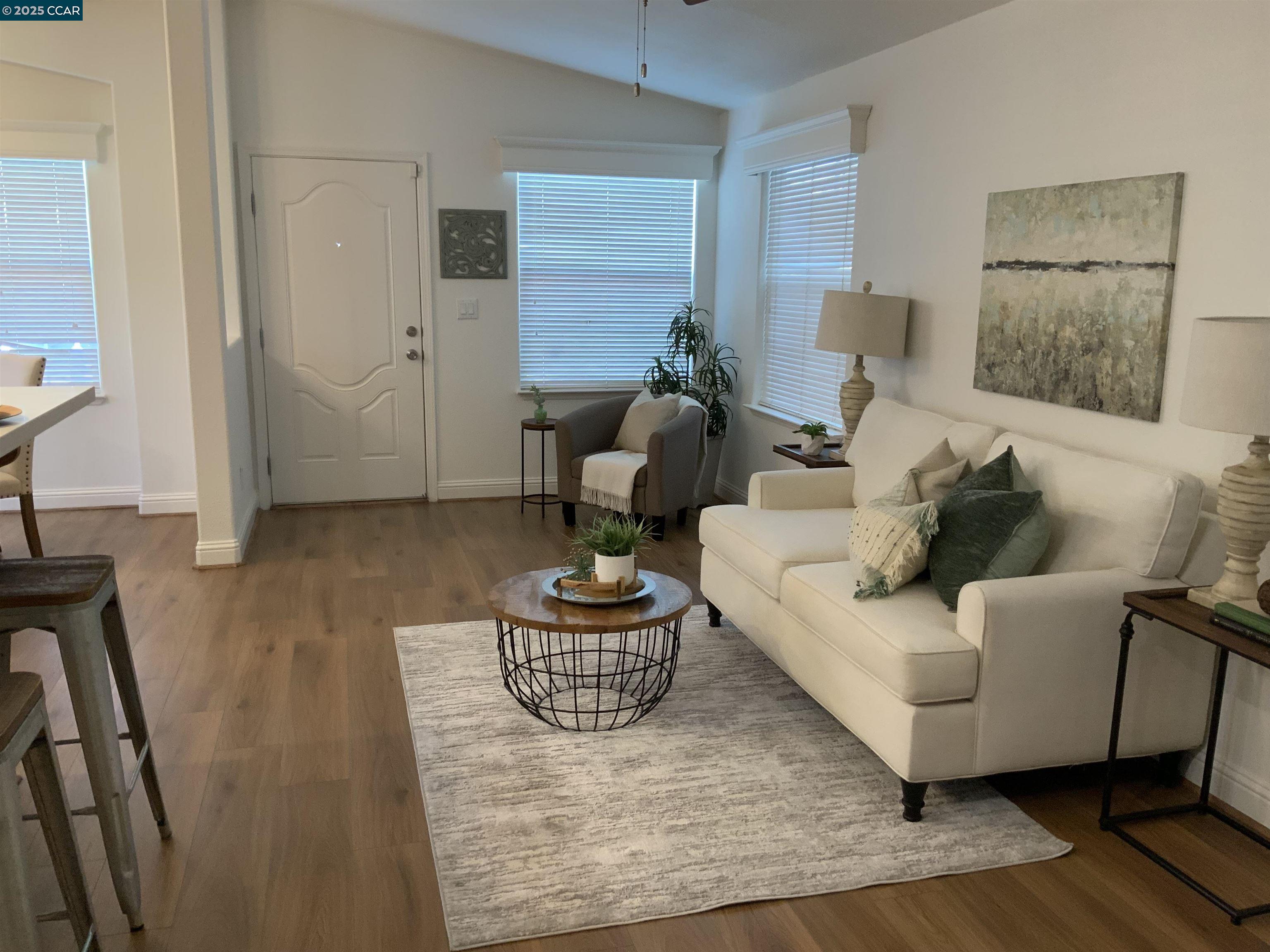 Detail Gallery Image 5 of 31 For 14 Geneseo St., Oakley,  CA 94561 - 2 Beds | 2 Baths