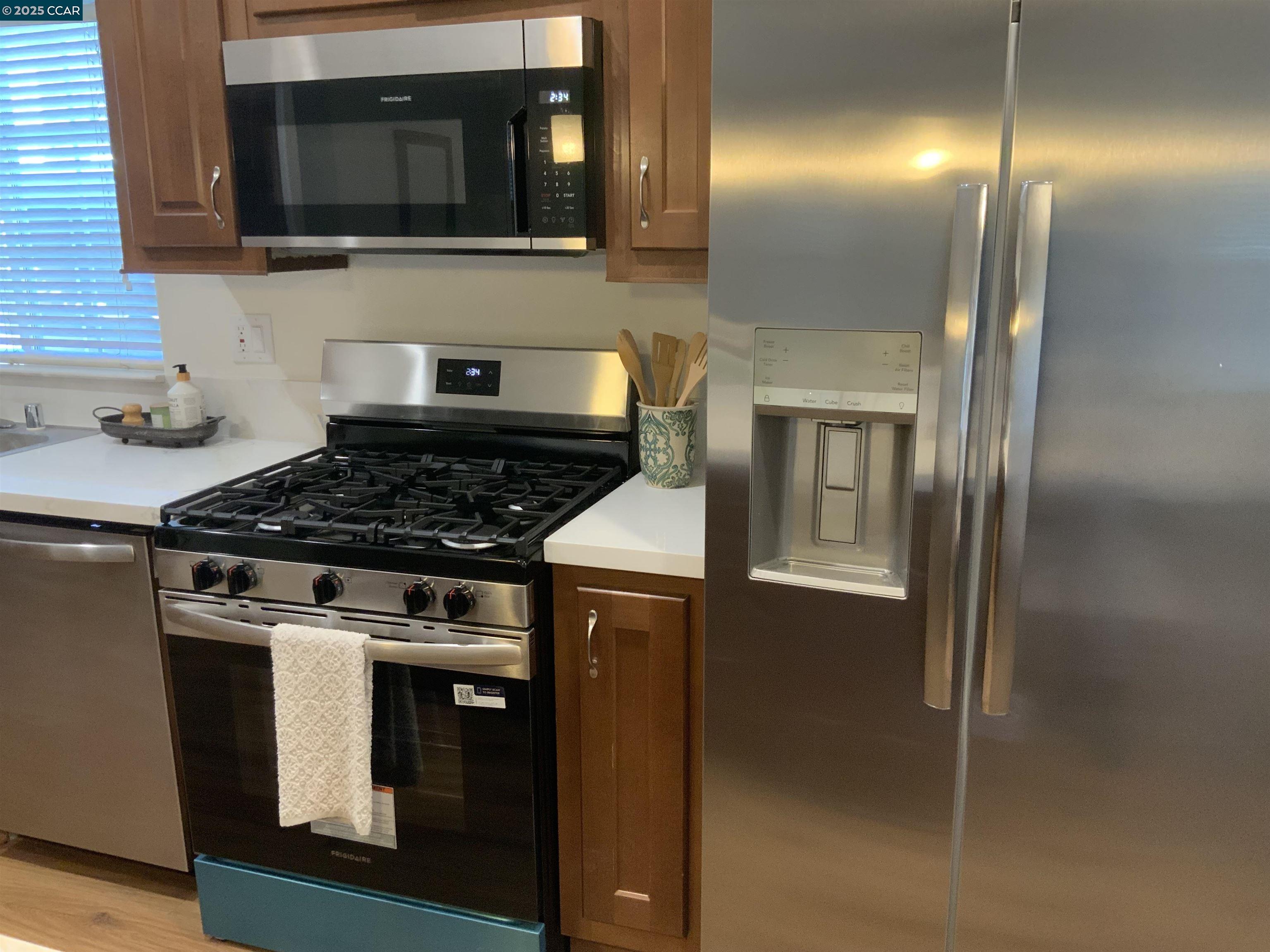 Detail Gallery Image 9 of 31 For 14 Geneseo St., Oakley,  CA 94561 - 2 Beds | 2 Baths