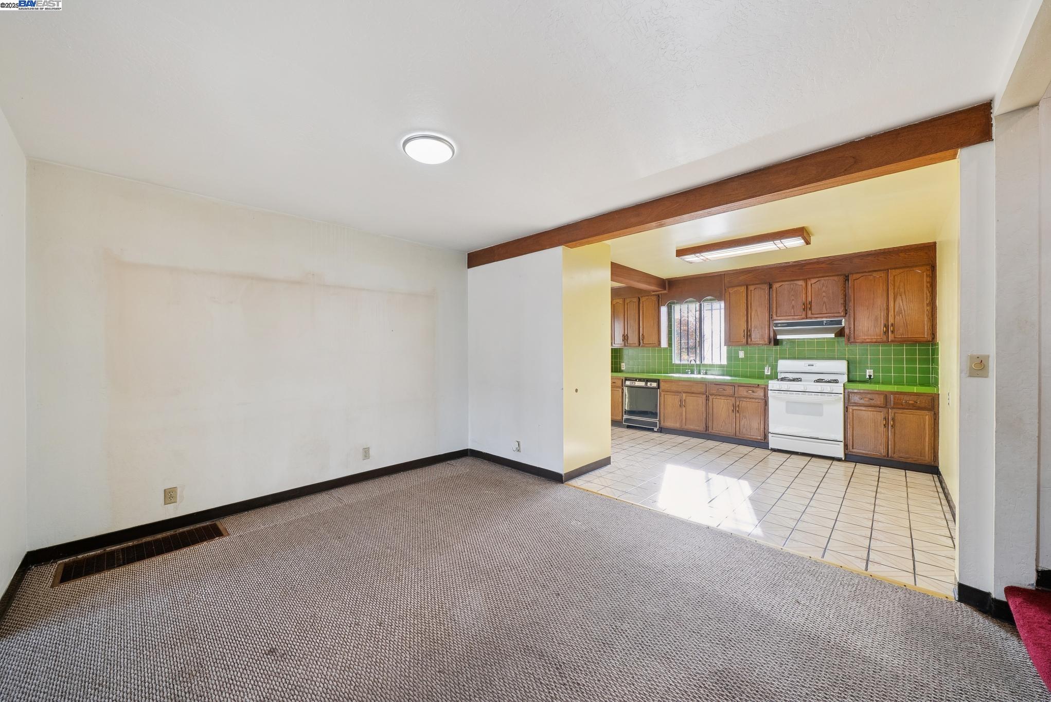 Detail Gallery Image 12 of 51 For 2804 Otis Dr, Alameda,  CA 94501 - 2 Beds | 1 Baths