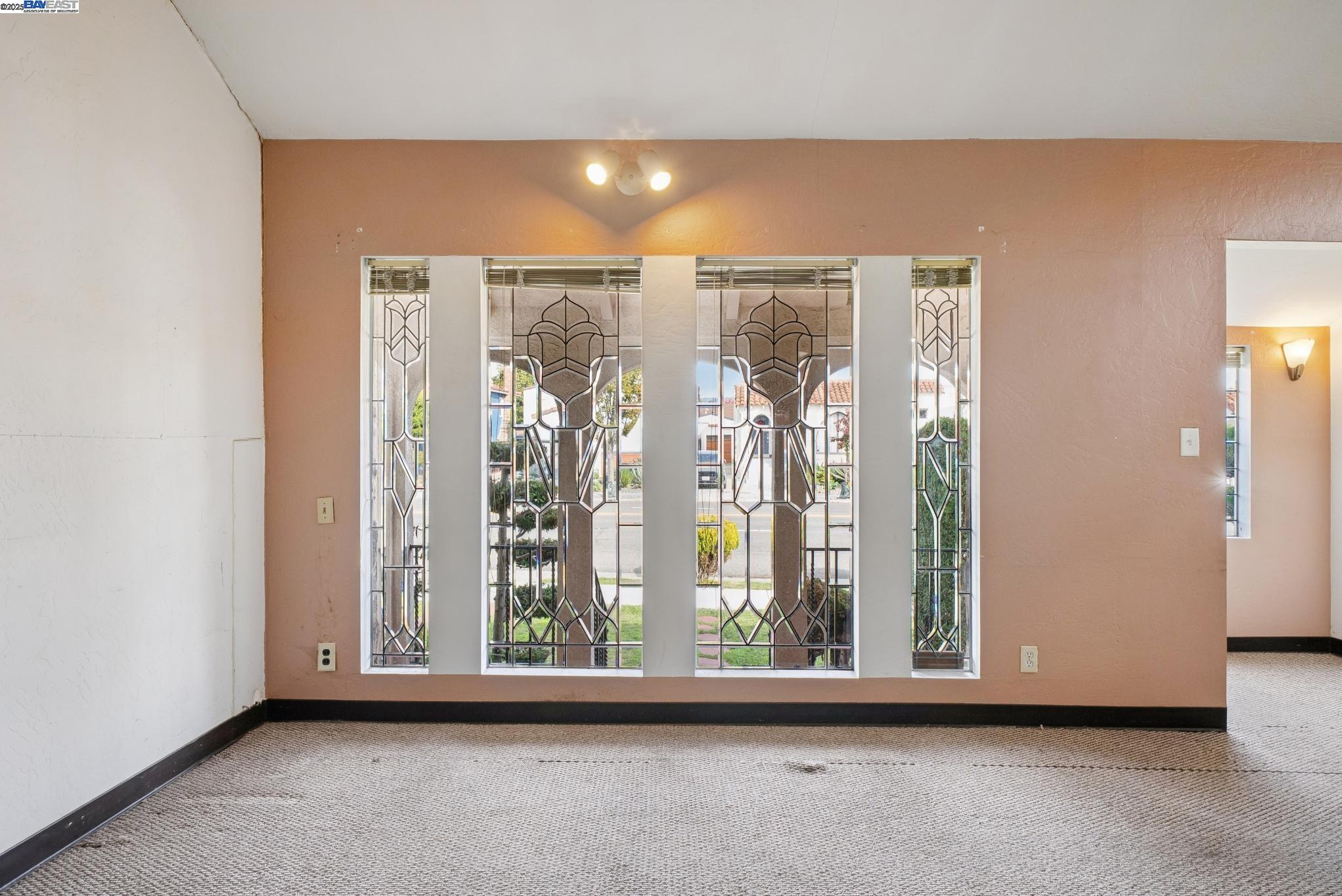 Detail Gallery Image 7 of 51 For 2804 Otis Dr, Alameda,  CA 94501 - 2 Beds | 1 Baths