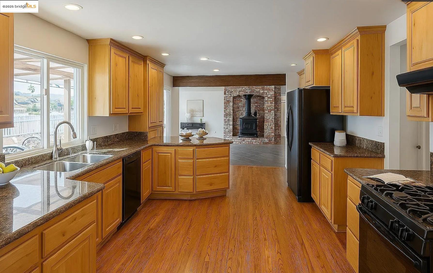 Detail Gallery Image 4 of 18 For 301 Discovery Bay Blvd, Discovery Bay,  CA 94505 - 3 Beds | 2/1 Baths