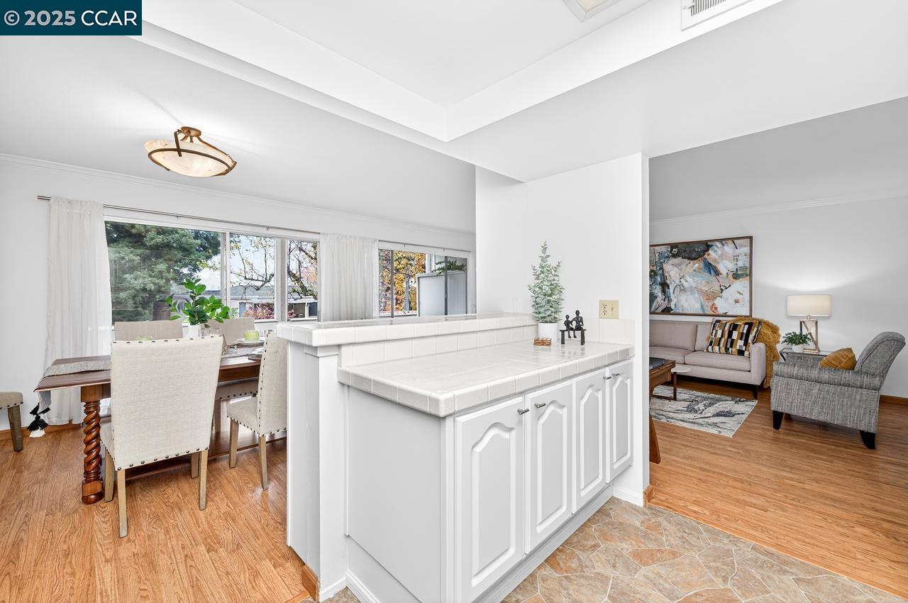 Detail Gallery Image 14 of 45 For 1400 Ptarmigan Dr #2,  Walnut Creek,  CA 94595 - 2 Beds | 2 Baths