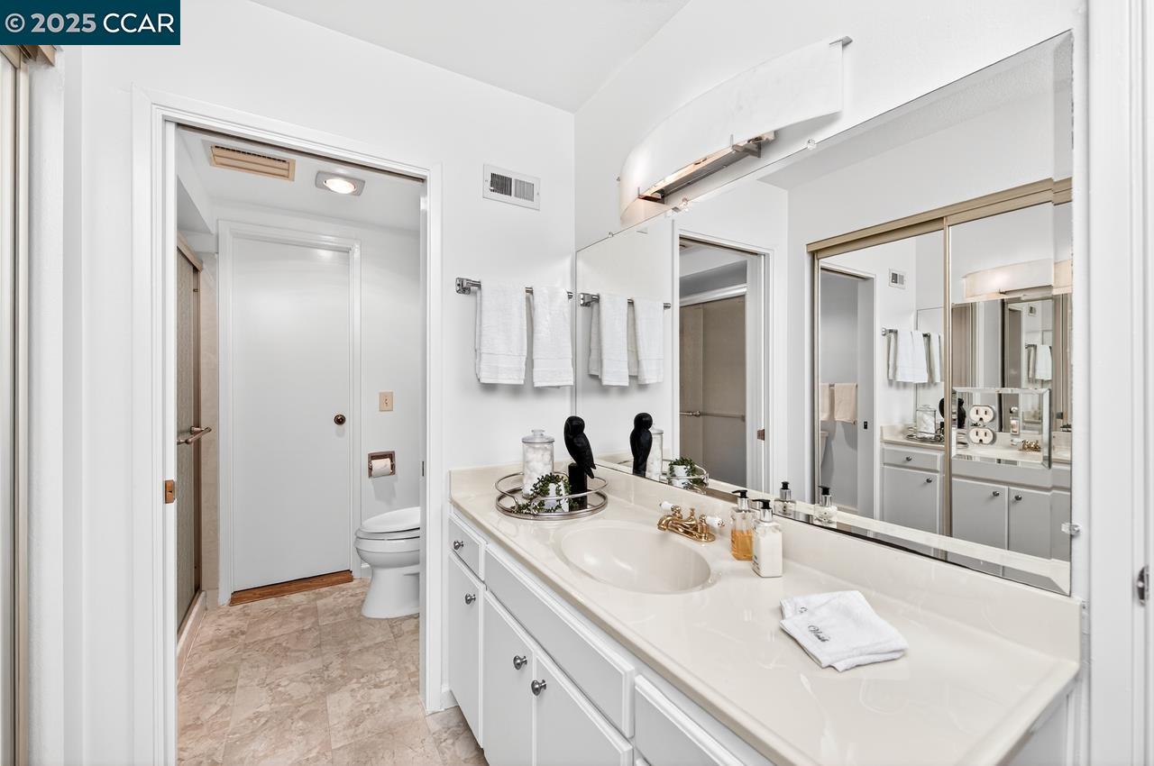 Detail Gallery Image 17 of 45 For 1400 Ptarmigan Dr #2,  Walnut Creek,  CA 94595 - 2 Beds | 2 Baths