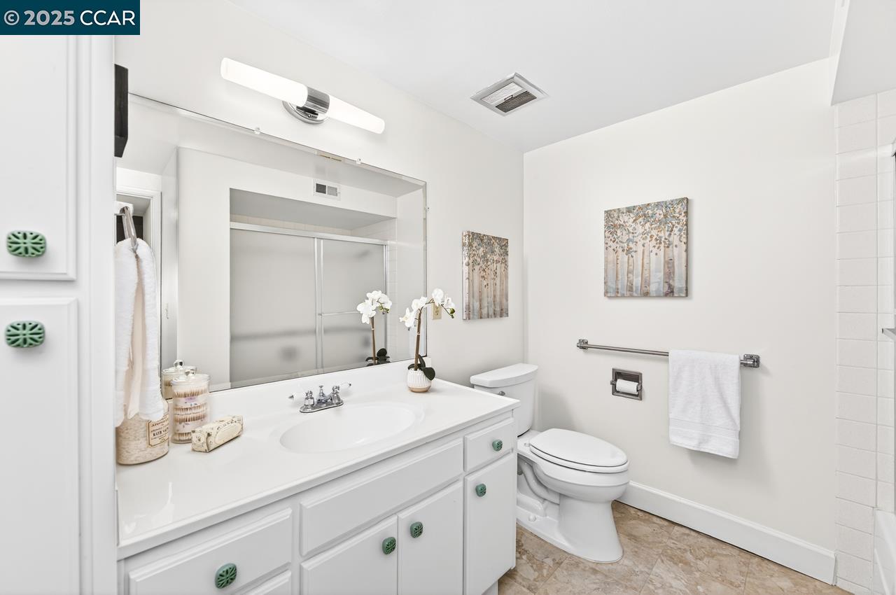 Detail Gallery Image 19 of 45 For 1400 Ptarmigan Dr #2,  Walnut Creek,  CA 94595 - 2 Beds | 2 Baths