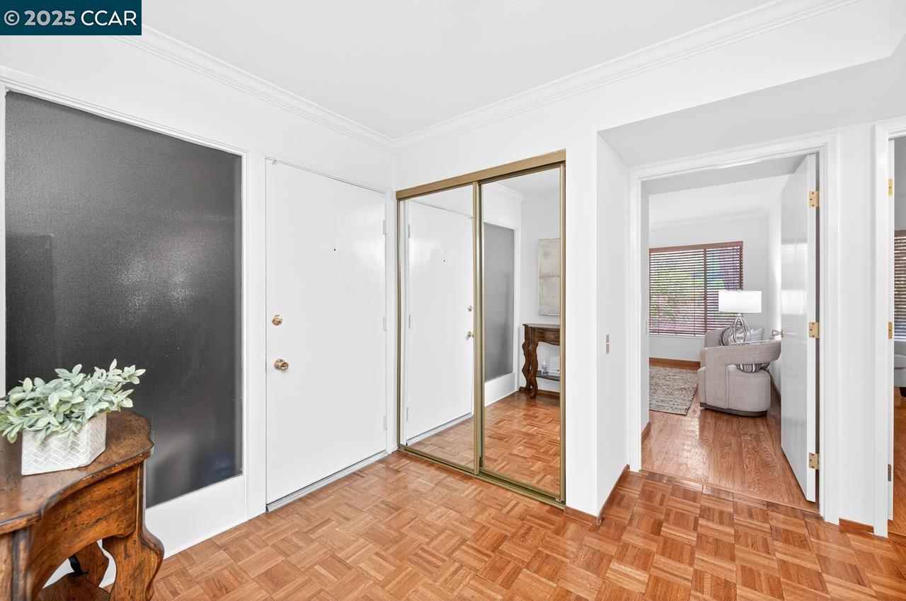 Detail Gallery Image 21 of 45 For 1400 Ptarmigan Dr #2,  Walnut Creek,  CA 94595 - 2 Beds | 2 Baths