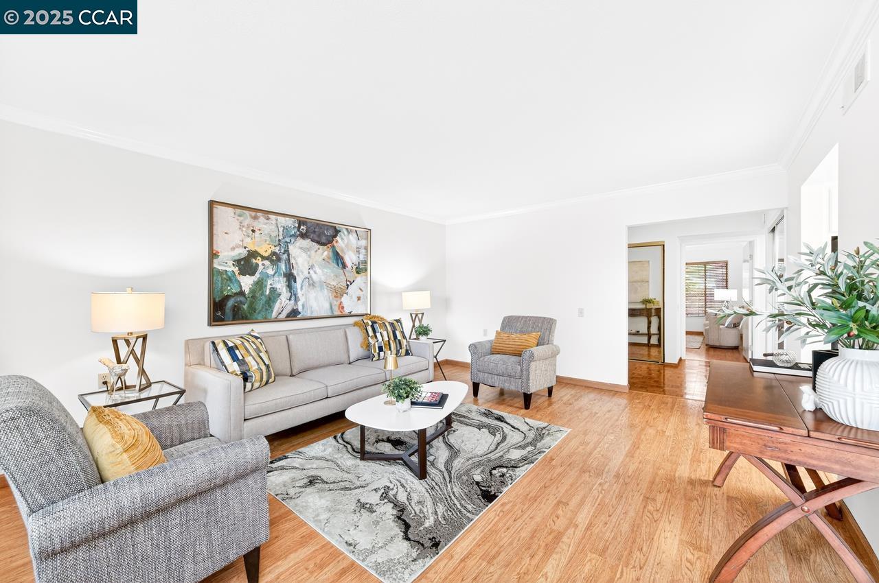 Detail Gallery Image 4 of 45 For 1400 Ptarmigan Dr #2,  Walnut Creek,  CA 94595 - 2 Beds | 2 Baths