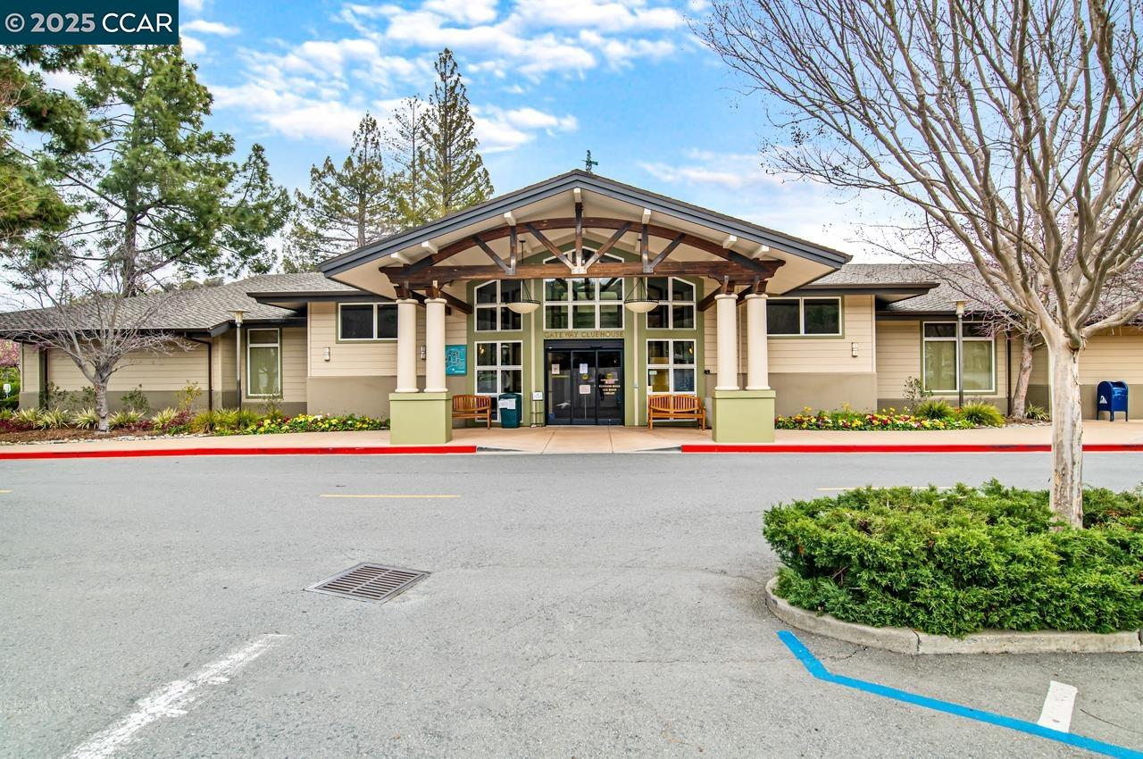 Detail Gallery Image 32 of 45 For 1400 Ptarmigan Dr #2,  Walnut Creek,  CA 94595 - 2 Beds | 2 Baths