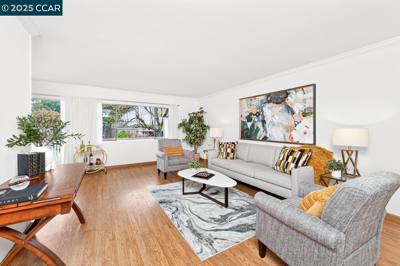 Detail Gallery Image 5 of 45 For 1400 Ptarmigan Dr #2,  Walnut Creek,  CA 94595 - 2 Beds | 2 Baths