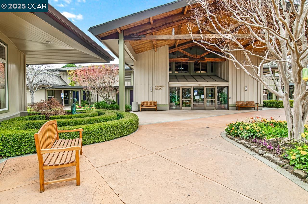 Detail Gallery Image 43 of 45 For 1400 Ptarmigan Dr #2,  Walnut Creek,  CA 94595 - 2 Beds | 2 Baths