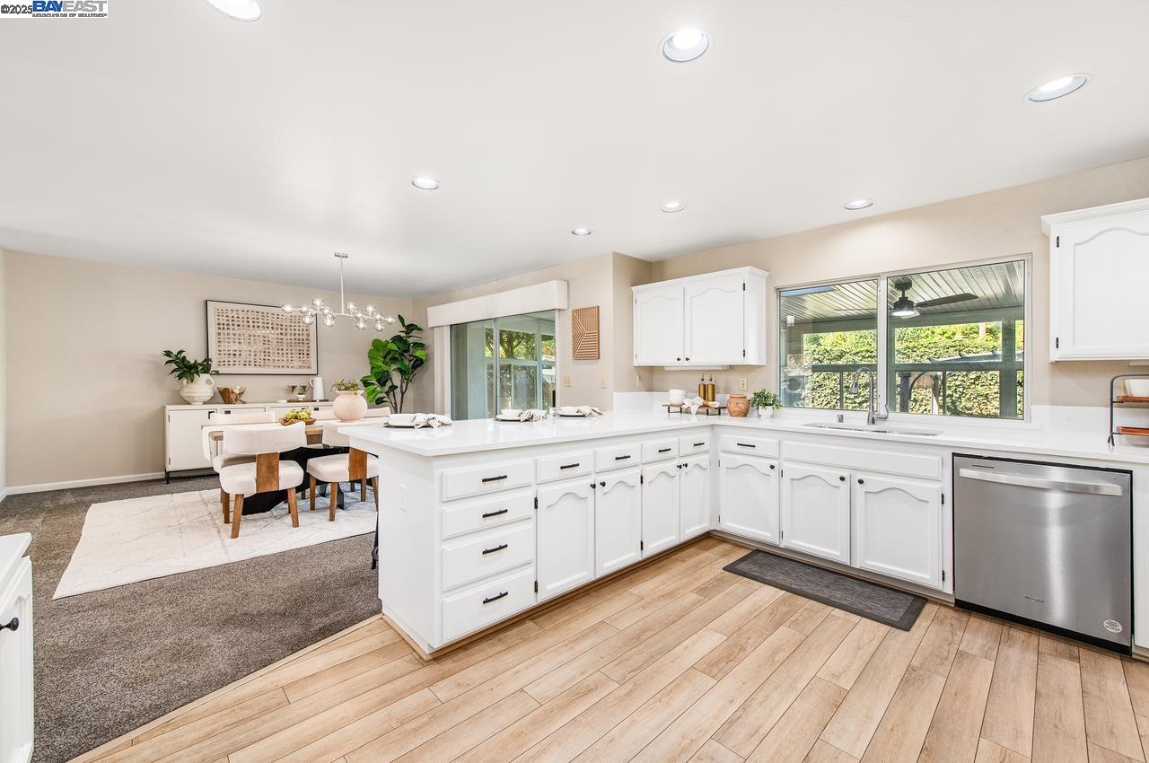 Detail Gallery Image 19 of 60 For 297 Del Valle Ct, Pleasanton,  CA 94566 - 3 Beds | 2/1 Baths