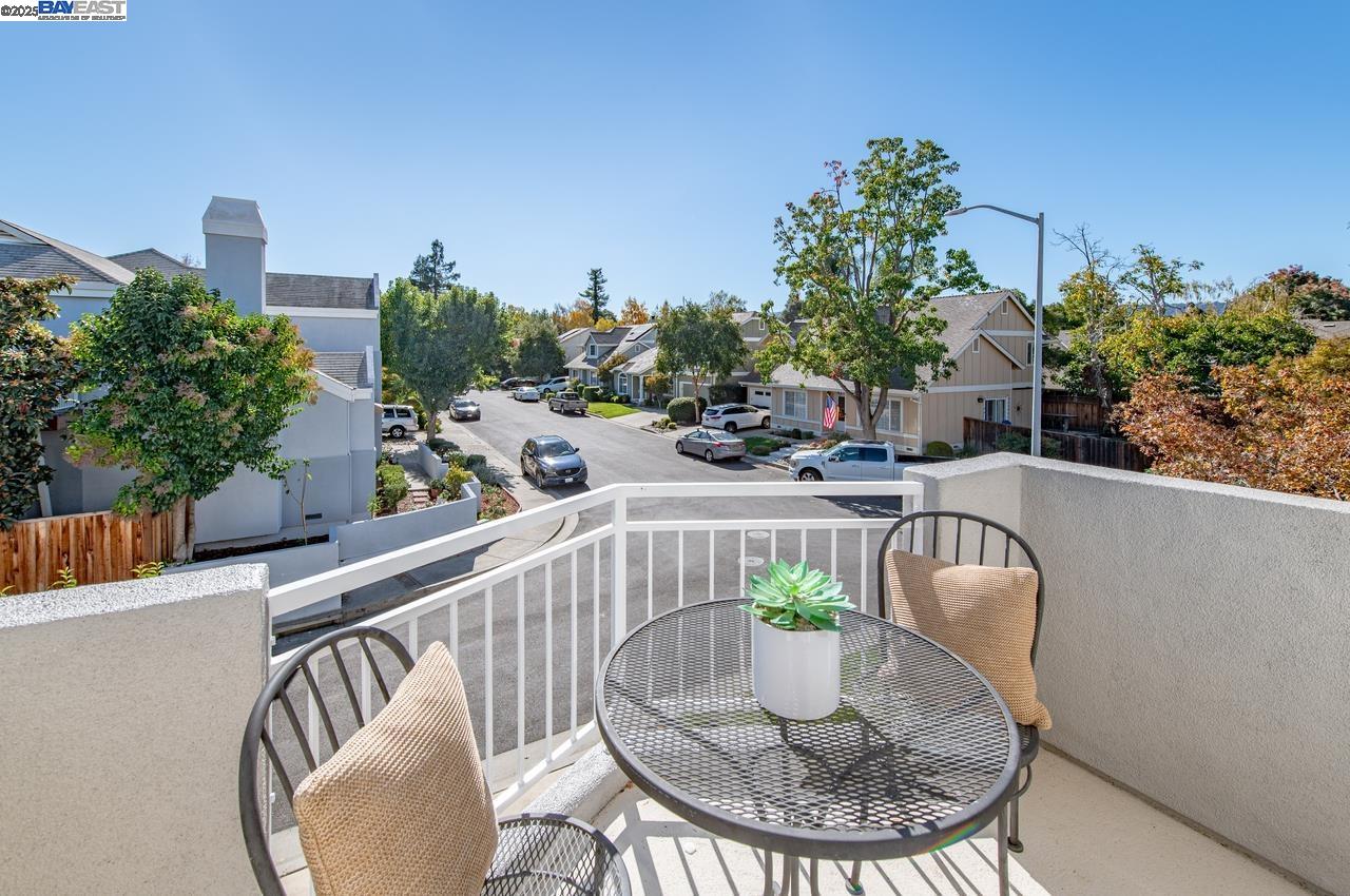 Detail Gallery Image 31 of 60 For 297 Del Valle Ct, Pleasanton,  CA 94566 - 3 Beds | 2/1 Baths