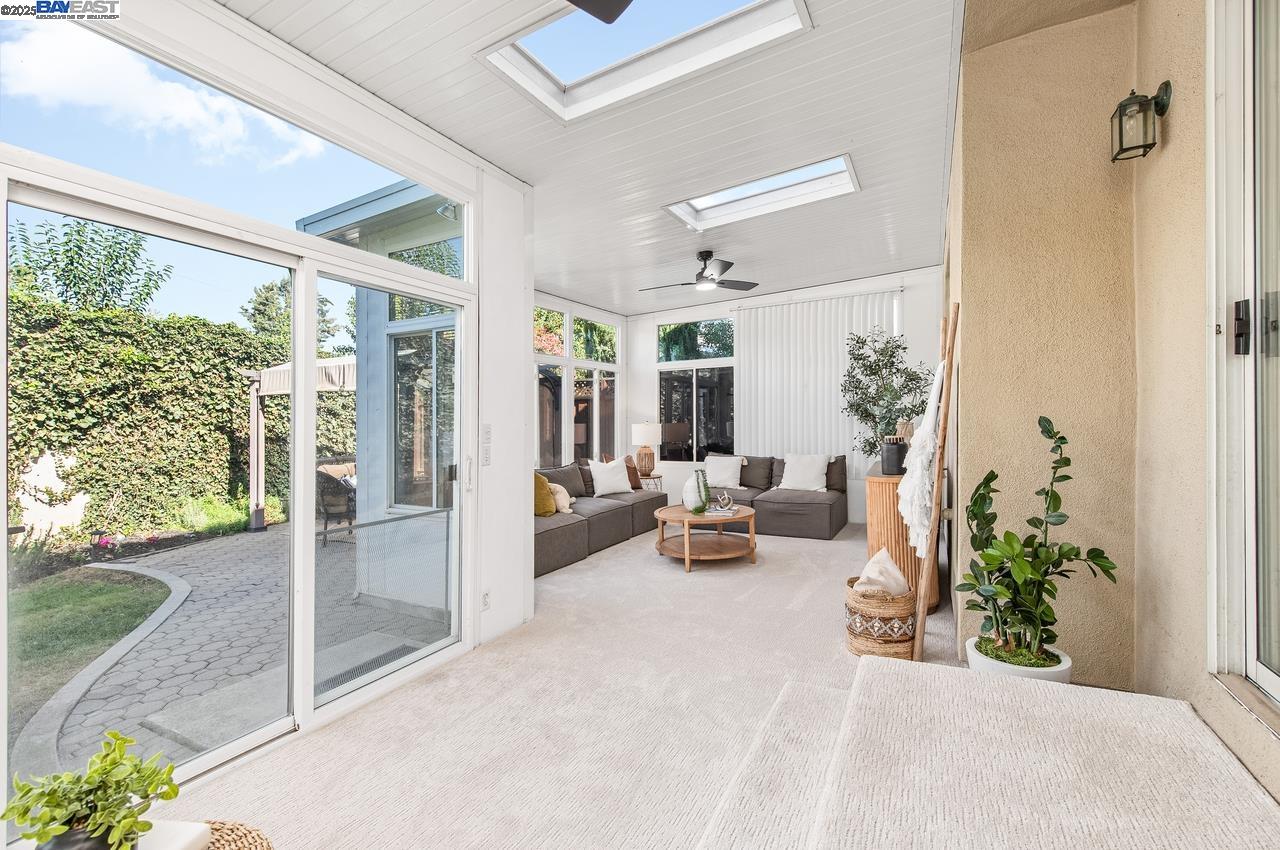 Detail Gallery Image 32 of 60 For 297 Del Valle Ct, Pleasanton,  CA 94566 - 3 Beds | 2/1 Baths