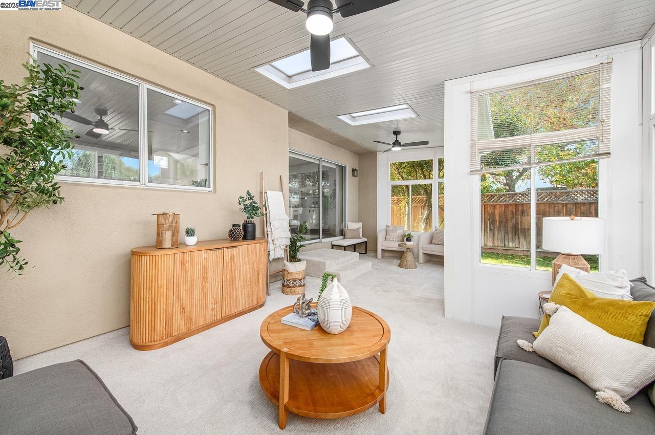 Detail Gallery Image 33 of 59 For 297 Del Valle Ct, Pleasanton,  CA 94566 - 3 Beds | 2/1 Baths