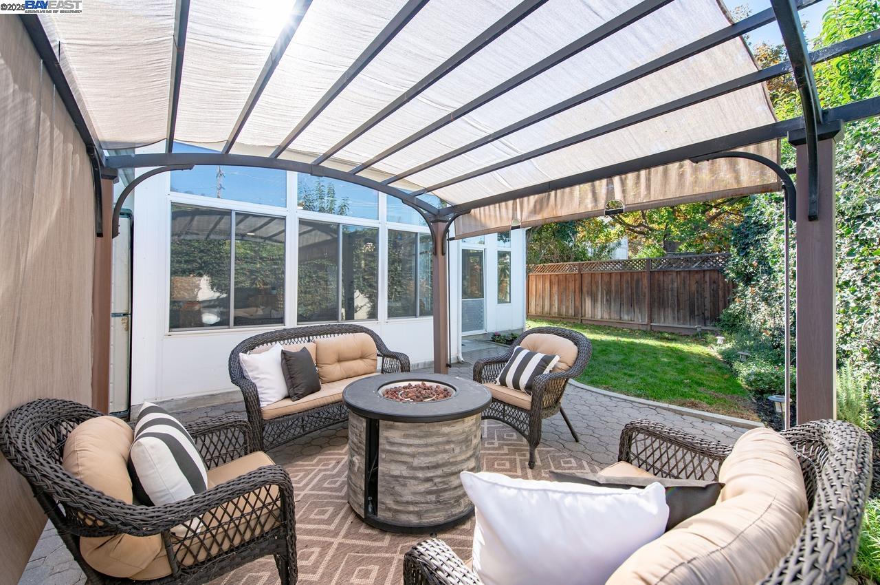 Detail Gallery Image 36 of 59 For 297 Del Valle Ct, Pleasanton,  CA 94566 - 3 Beds | 2/1 Baths