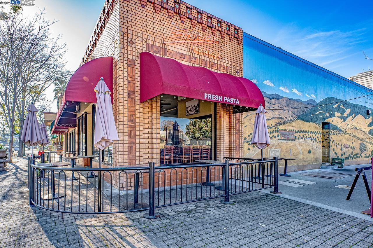 Detail Gallery Image 49 of 59 For 297 Del Valle Ct, Pleasanton,  CA 94566 - 3 Beds | 2/1 Baths