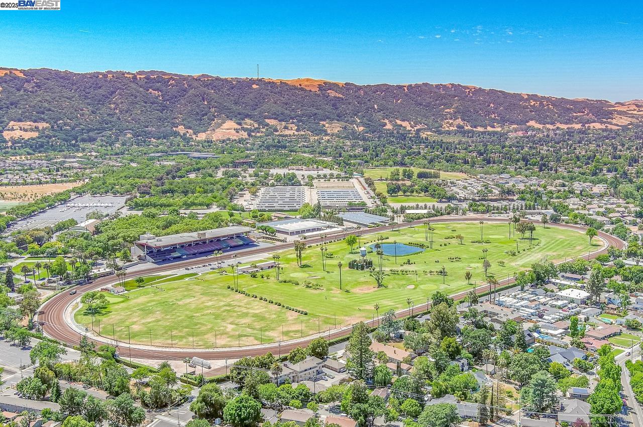 Detail Gallery Image 58 of 60 For 297 Del Valle Ct, Pleasanton,  CA 94566 - 3 Beds | 2/1 Baths