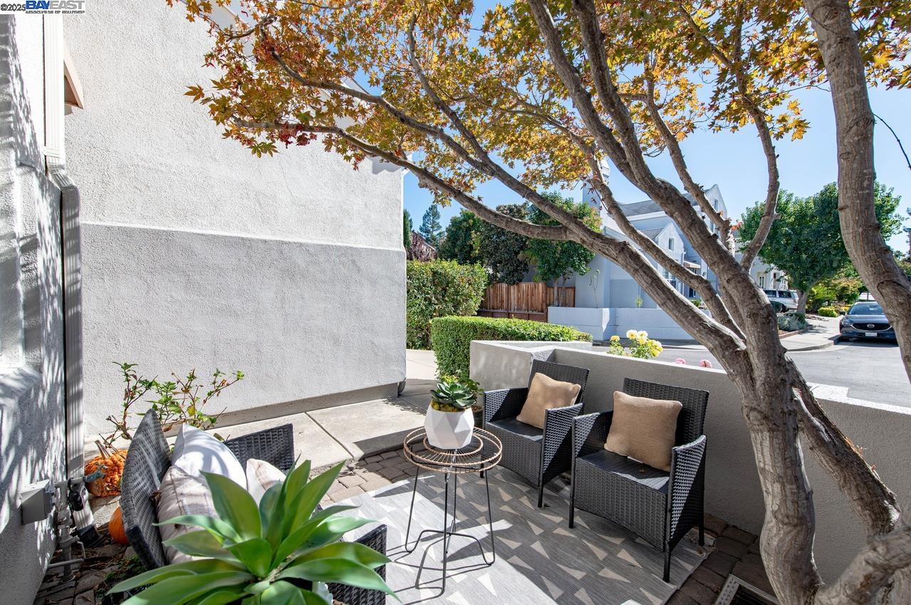 Detail Gallery Image 7 of 60 For 297 Del Valle Ct, Pleasanton,  CA 94566 - 3 Beds | 2/1 Baths