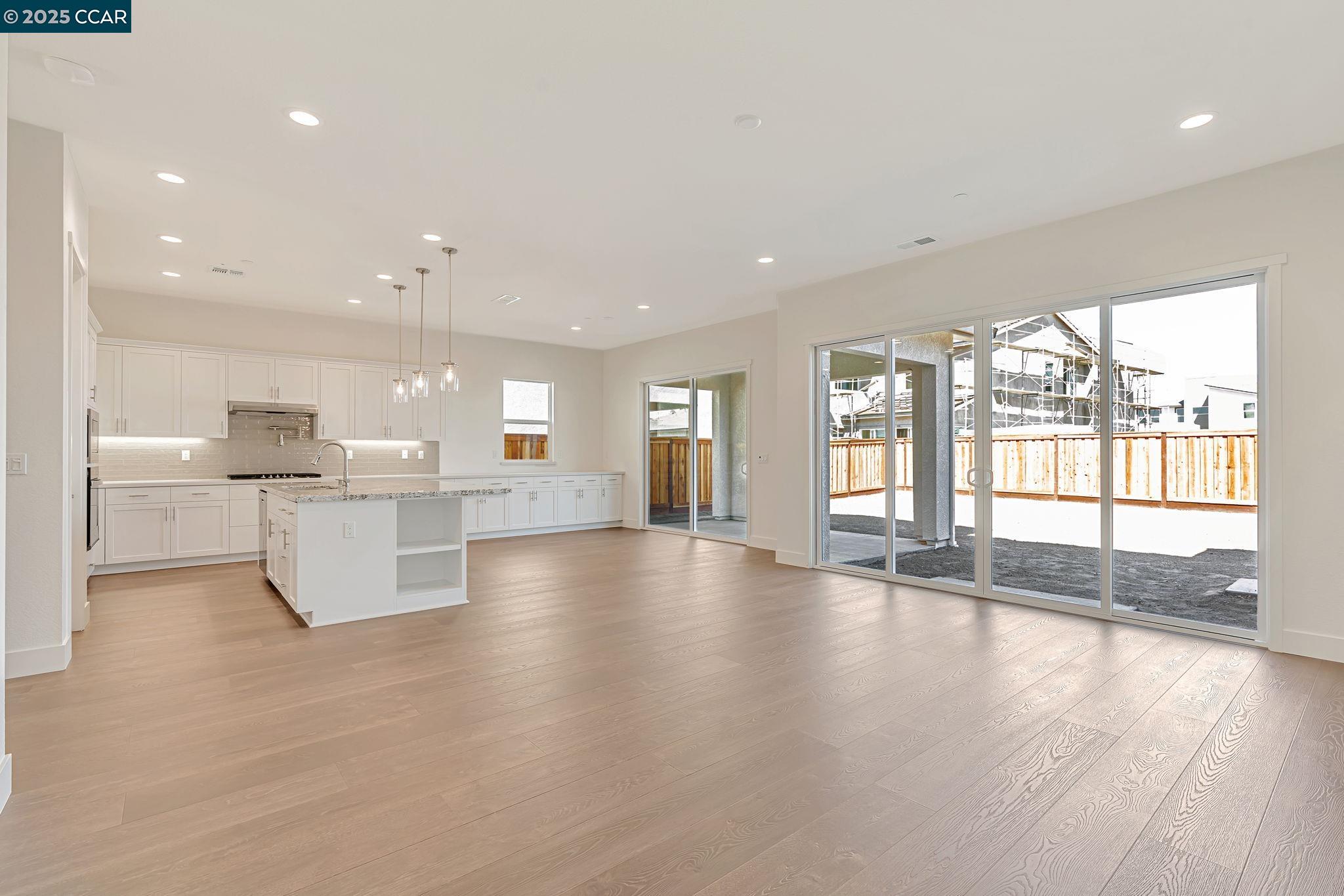 Detail Gallery Image 8 of 49 For 16166 Poulson Street, Lathrop,  CA 95330 - 4 Beds | 3/1 Baths