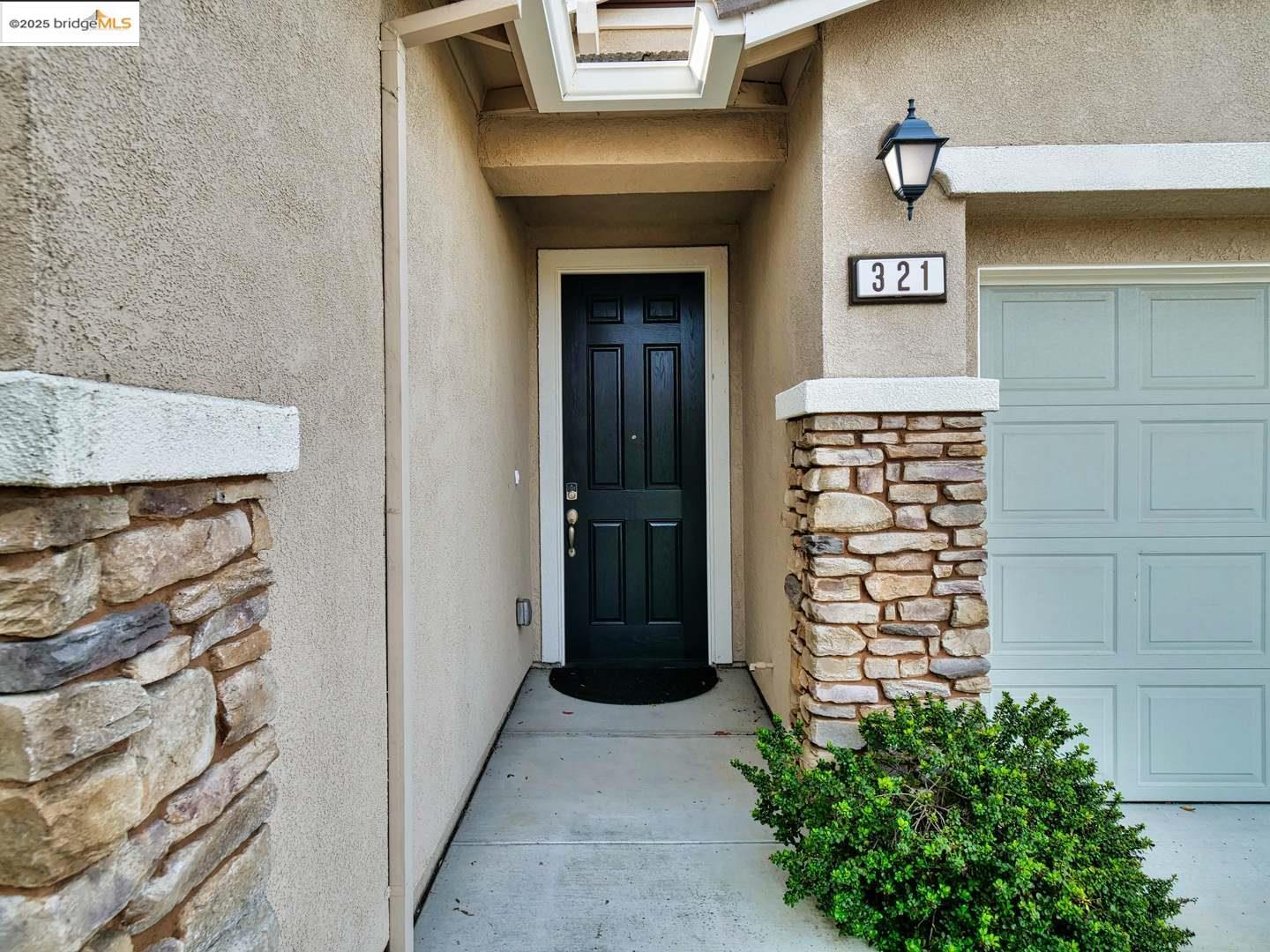 Detail Gallery Image 4 of 52 For 321 Kestrel Way, Rio Vista,  CA 94571 - 2 Beds | 2 Baths