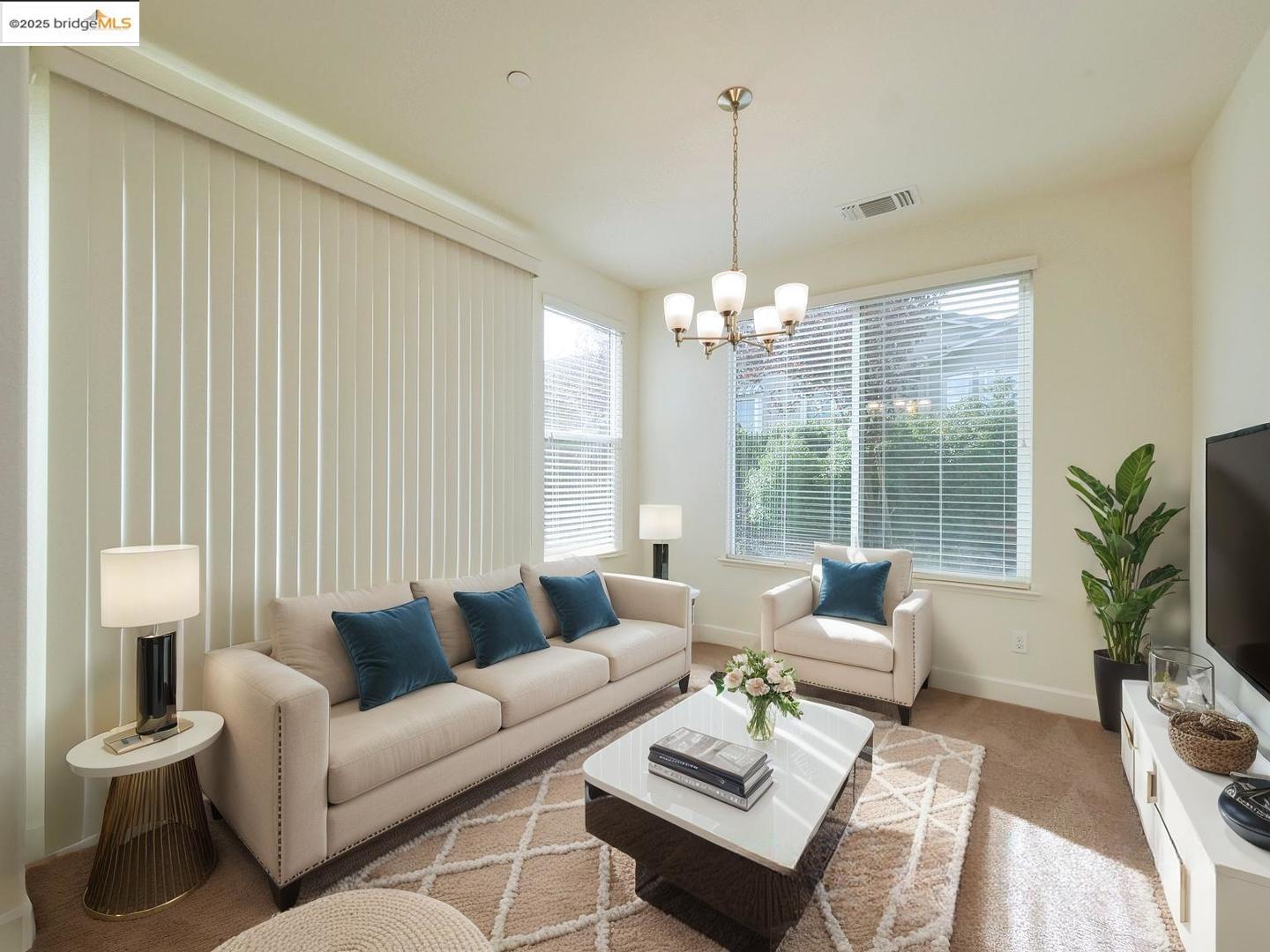 Detail Gallery Image 10 of 52 For 321 Kestrel Way, Rio Vista,  CA 94571 - 2 Beds | 2 Baths