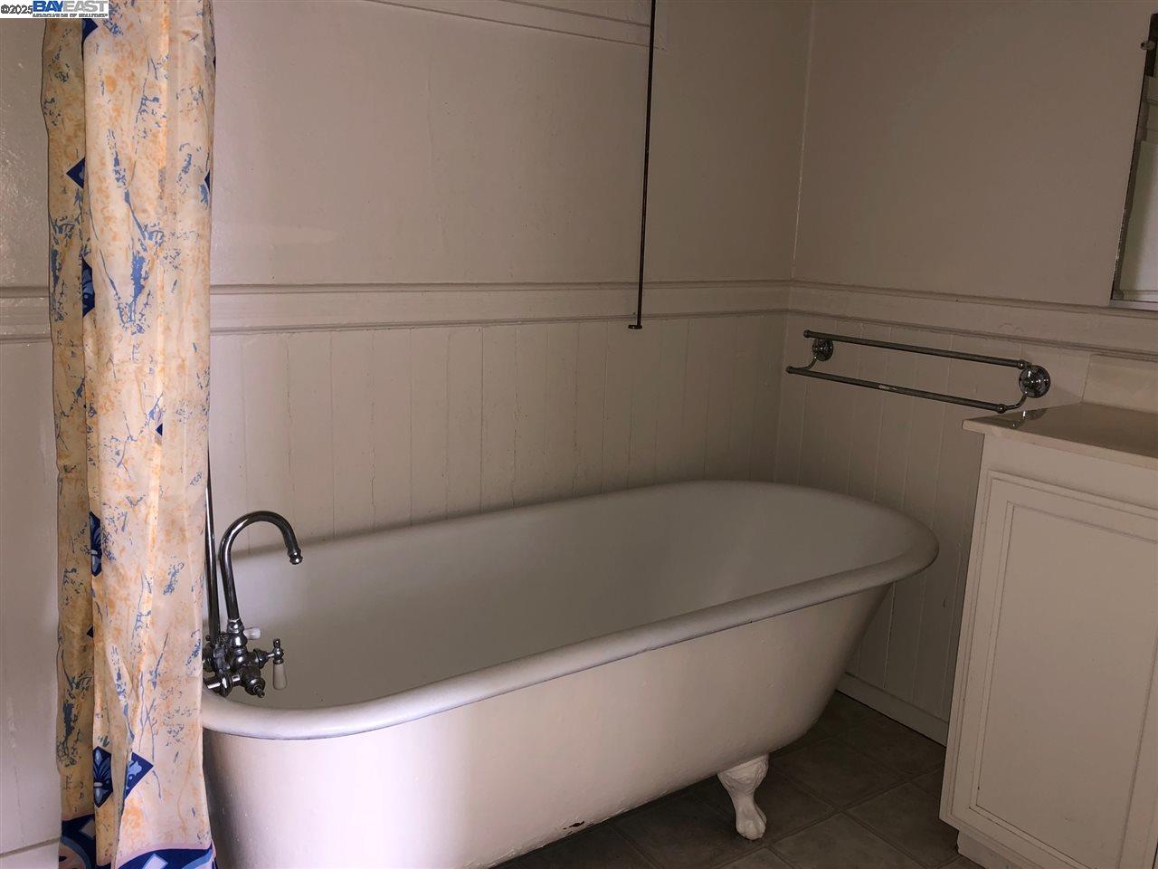 Detail Gallery Image 7 of 11 For 1173 Park Ave a,  Alameda,  CA 94501 - 1 Beds | 1 Baths