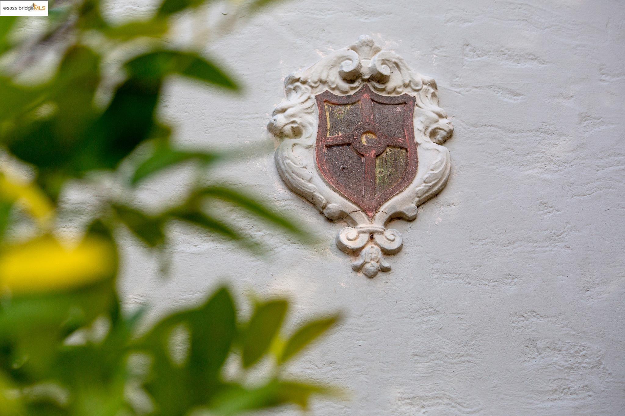 Detail Gallery Image 2 of 47 For 3710 Wisconsin St, Oakland,  CA 94619 - 2 Beds | 2 Baths