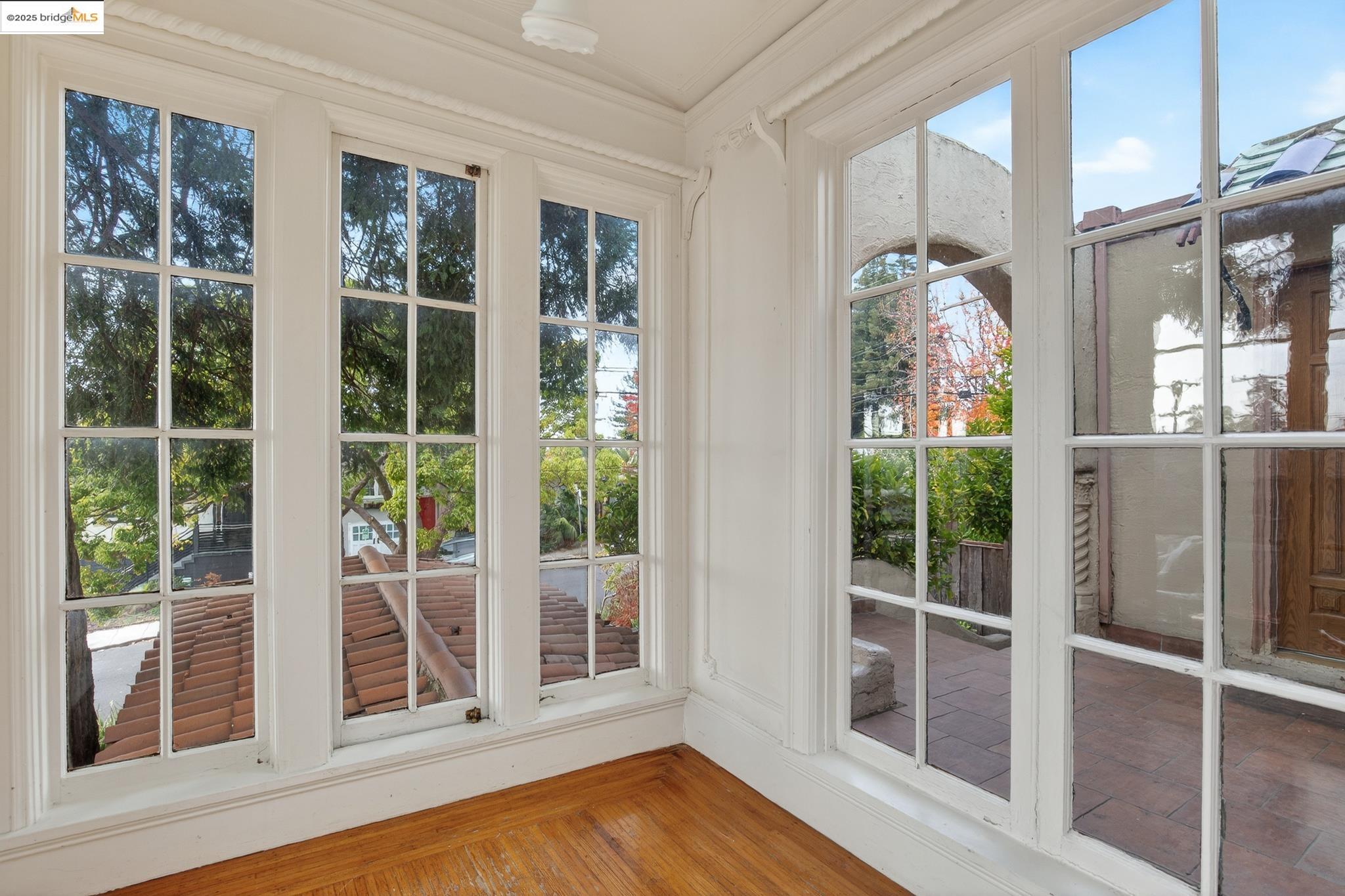 Detail Gallery Image 15 of 47 For 3710 Wisconsin St, Oakland,  CA 94619 - 2 Beds | 2 Baths