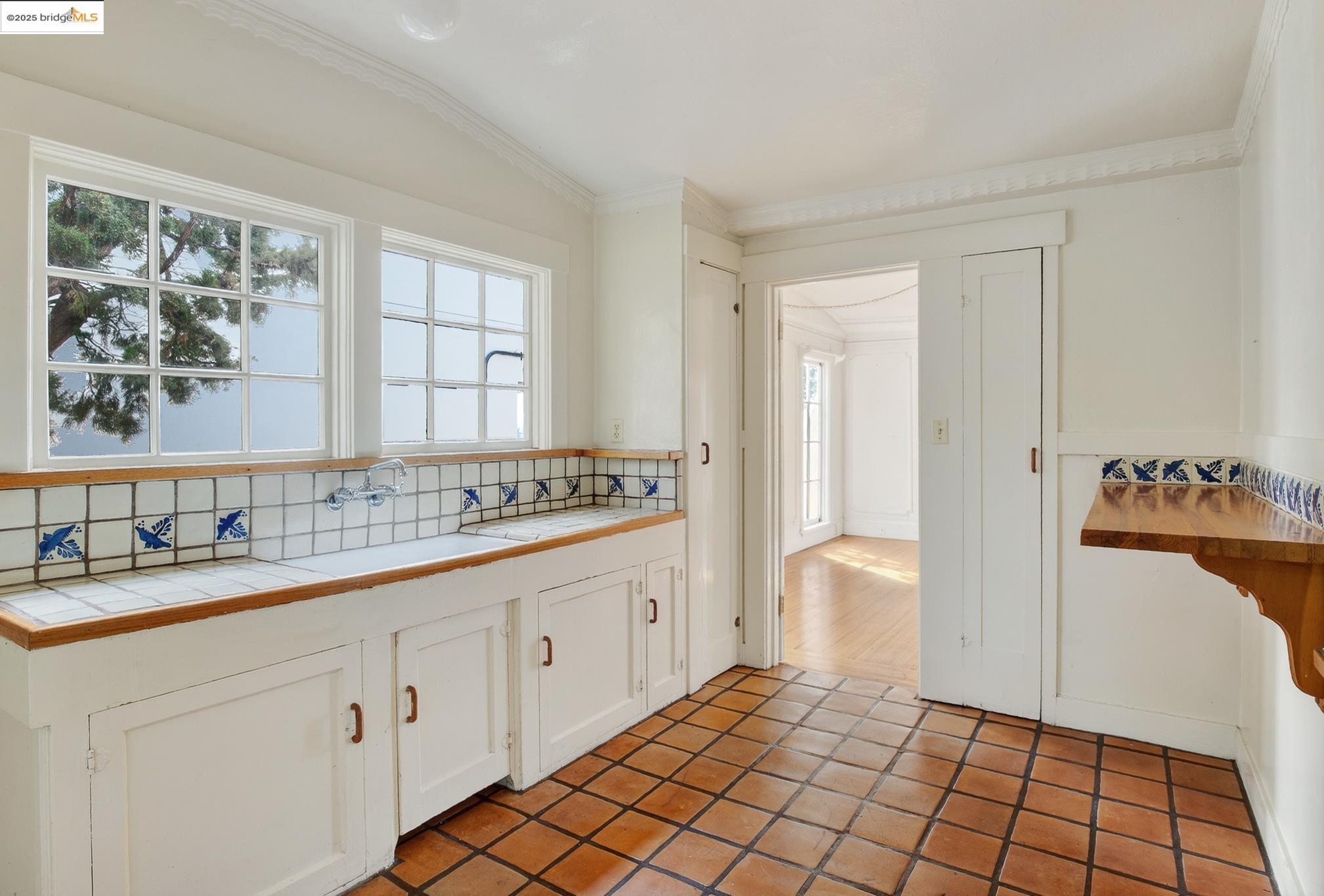 Detail Gallery Image 17 of 47 For 3710 Wisconsin St, Oakland,  CA 94619 - 2 Beds | 2 Baths