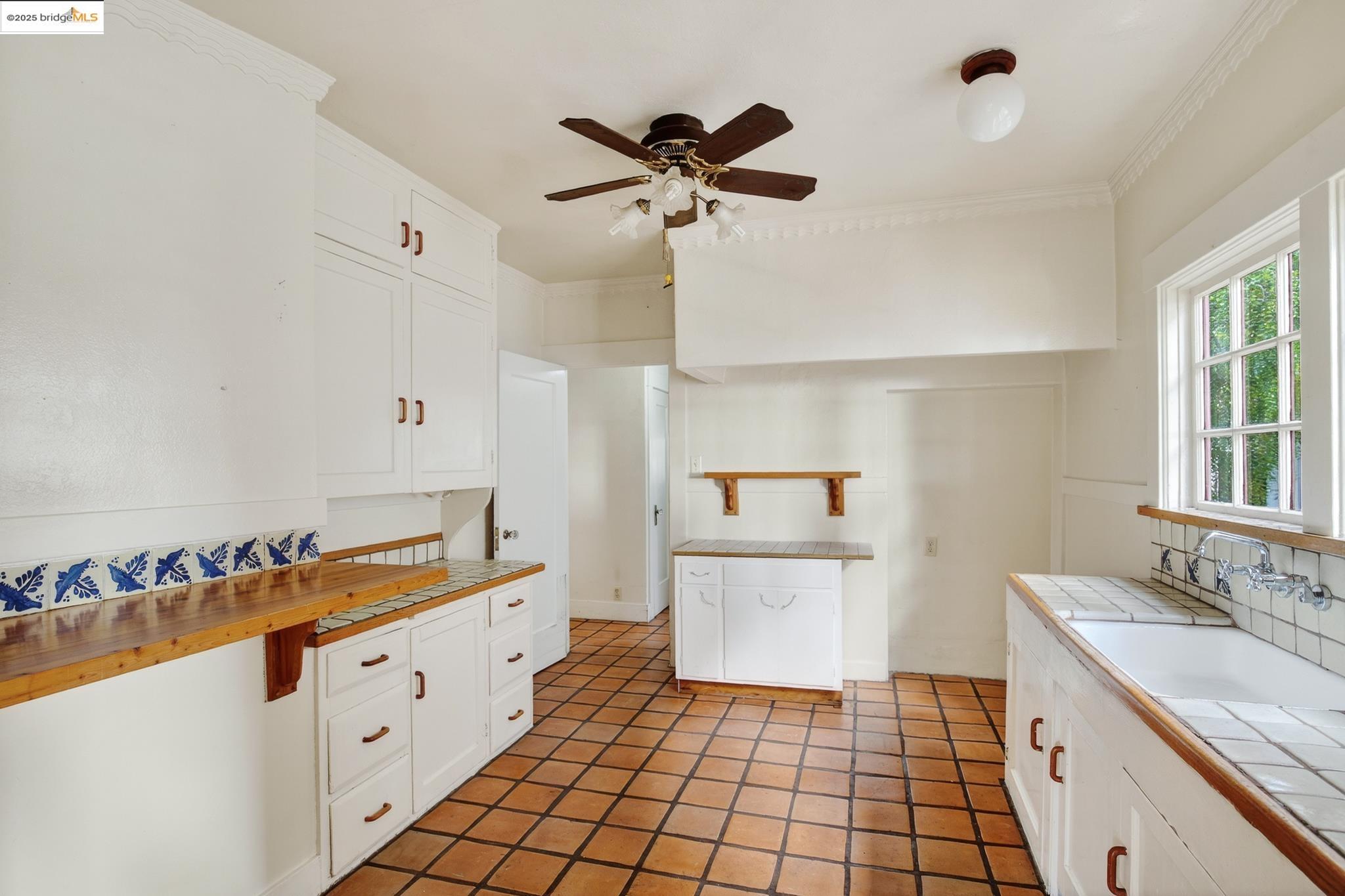 Detail Gallery Image 19 of 47 For 3710 Wisconsin St, Oakland,  CA 94619 - 2 Beds | 2 Baths