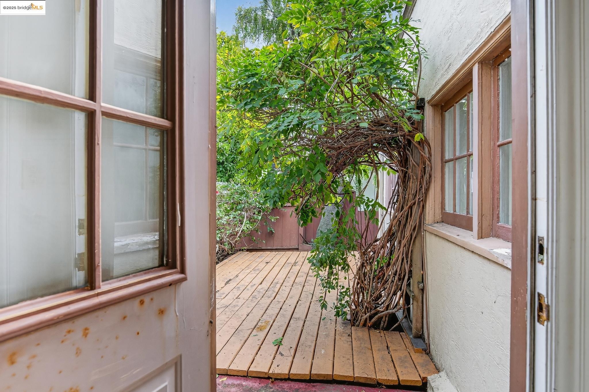 Detail Gallery Image 28 of 47 For 3710 Wisconsin St, Oakland,  CA 94619 - 2 Beds | 2 Baths