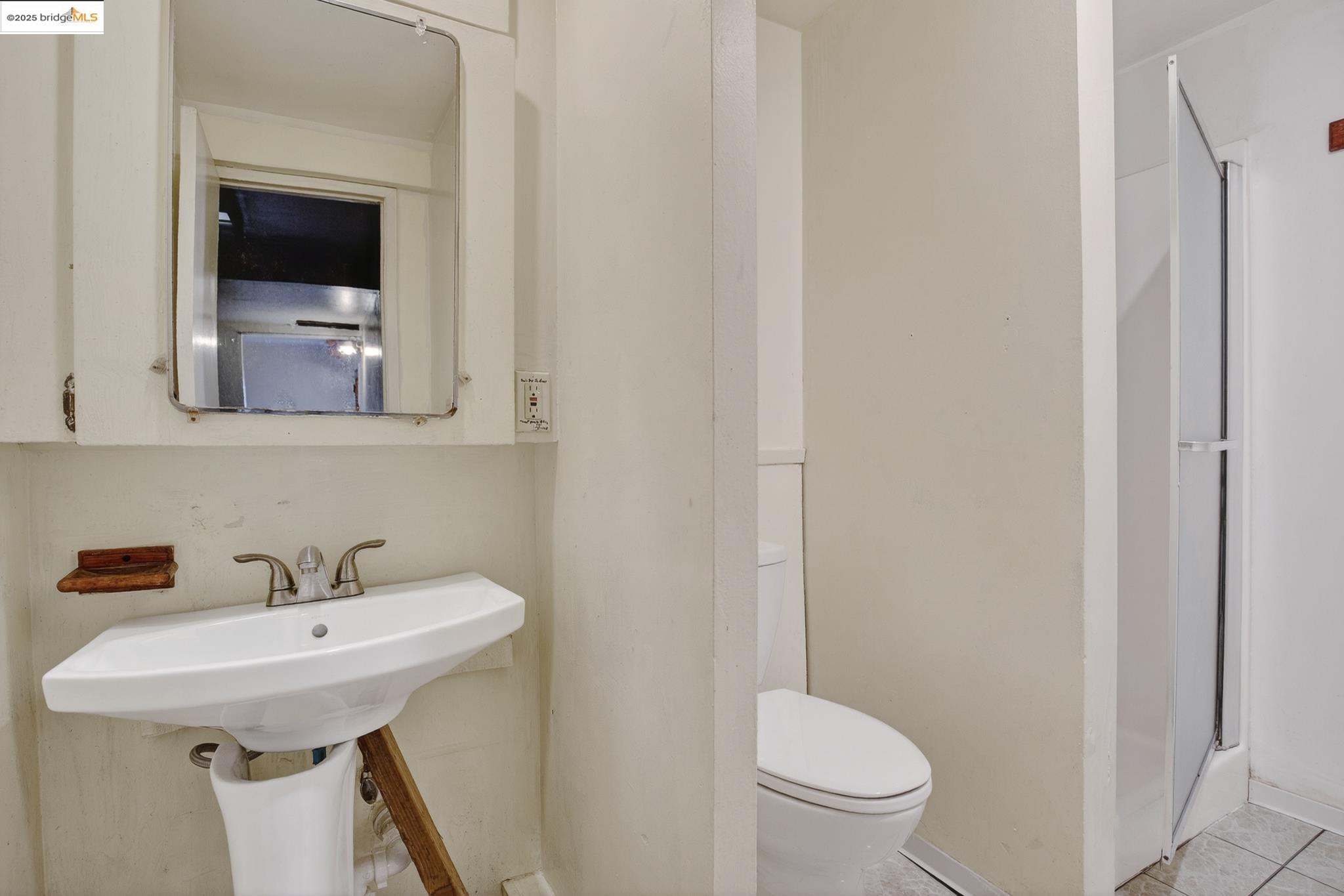 Detail Gallery Image 38 of 47 For 3710 Wisconsin St, Oakland,  CA 94619 - 2 Beds | 2 Baths