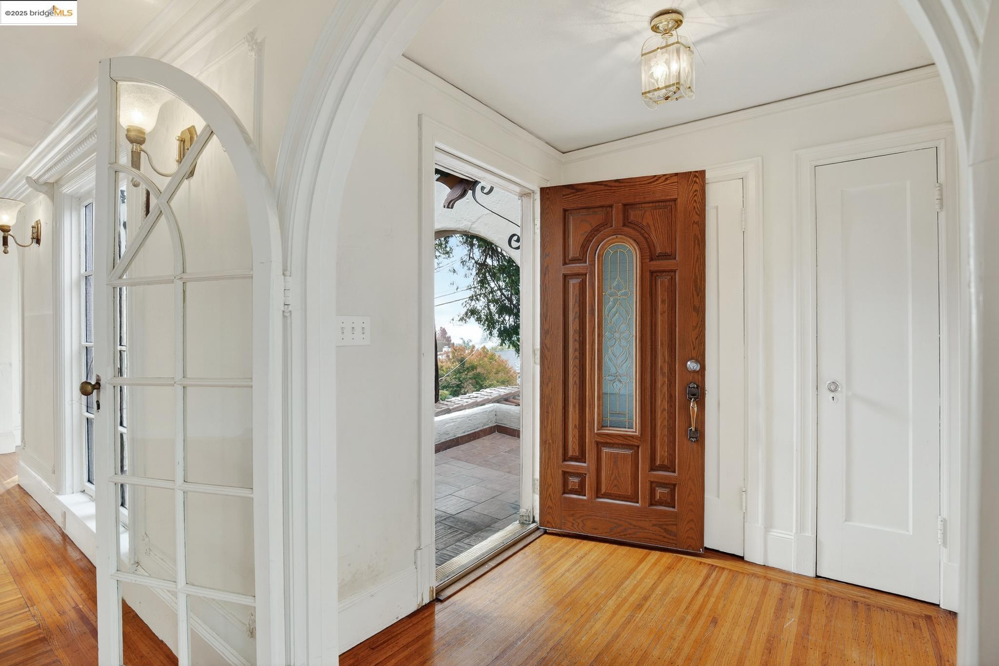 Detail Gallery Image 5 of 47 For 3710 Wisconsin St, Oakland,  CA 94619 - 2 Beds | 2 Baths