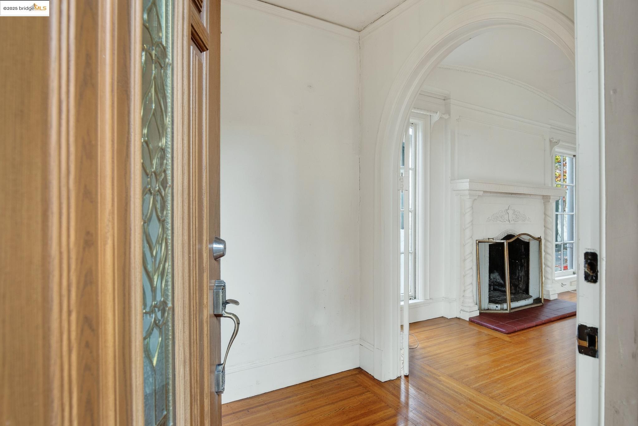 Detail Gallery Image 6 of 47 For 3710 Wisconsin St, Oakland,  CA 94619 - 2 Beds | 2 Baths