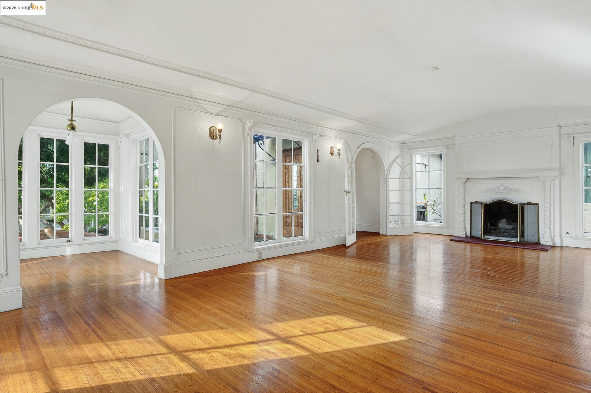 Detail Gallery Image 8 of 47 For 3710 Wisconsin St, Oakland,  CA 94619 - 2 Beds | 2 Baths