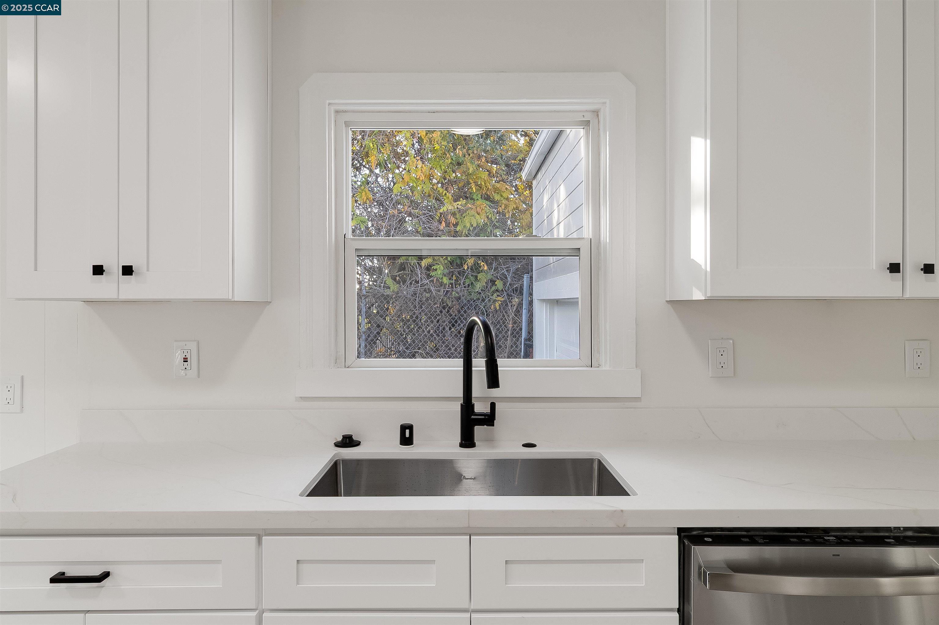 Detail Gallery Image 11 of 30 For 1435 Broadway St, Vallejo,  CA 94590 - 2 Beds | 1 Baths