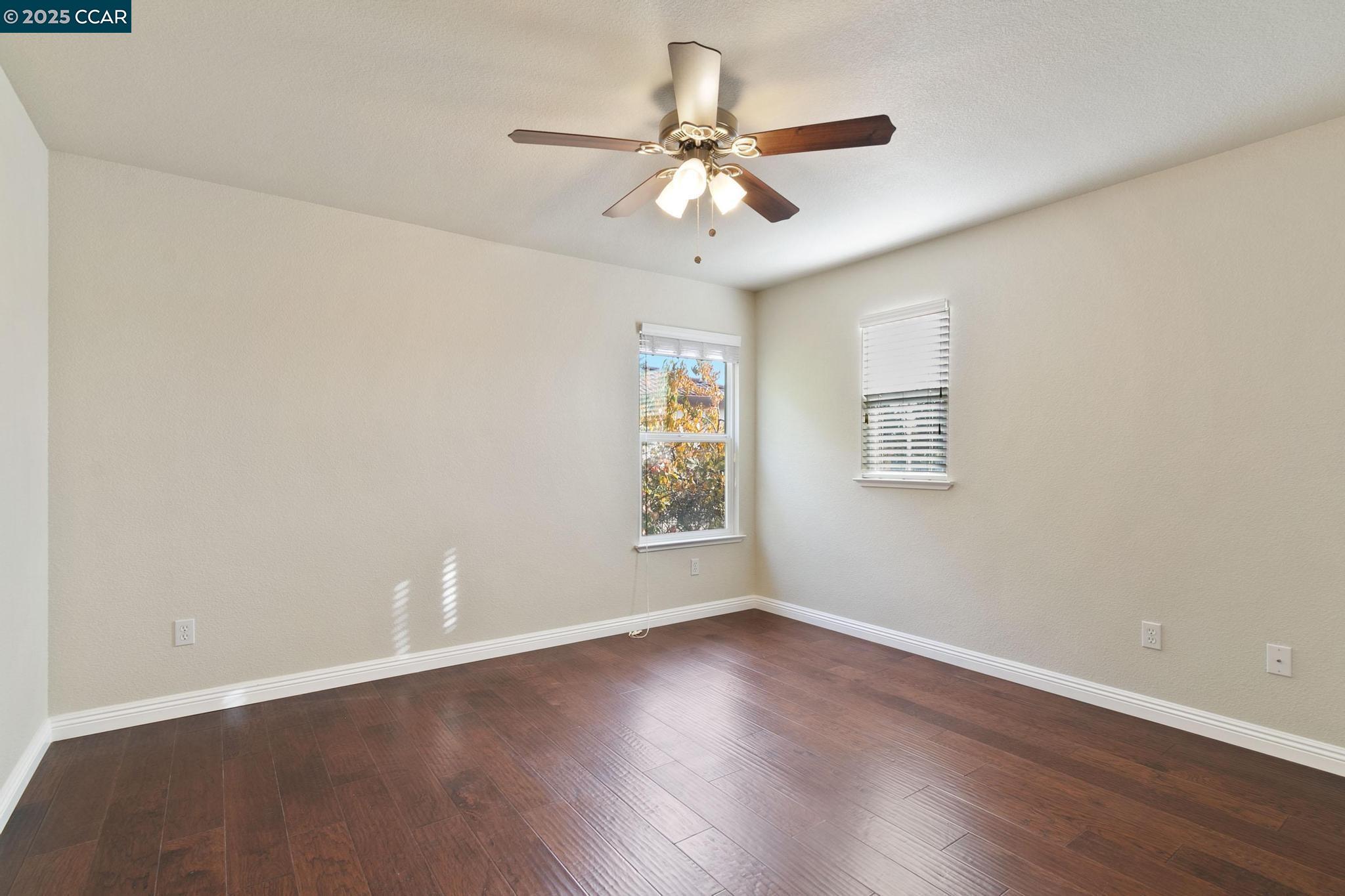 Detail Gallery Image 19 of 42 For 732 Antiquity Dr, Fairfield,  CA 94534 - 5 Beds | 3/1 Baths