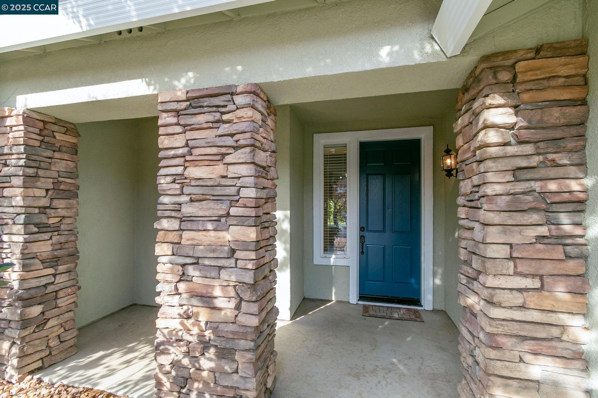Detail Gallery Image 3 of 42 For 732 Antiquity Dr, Fairfield,  CA 94534 - 5 Beds | 3/1 Baths