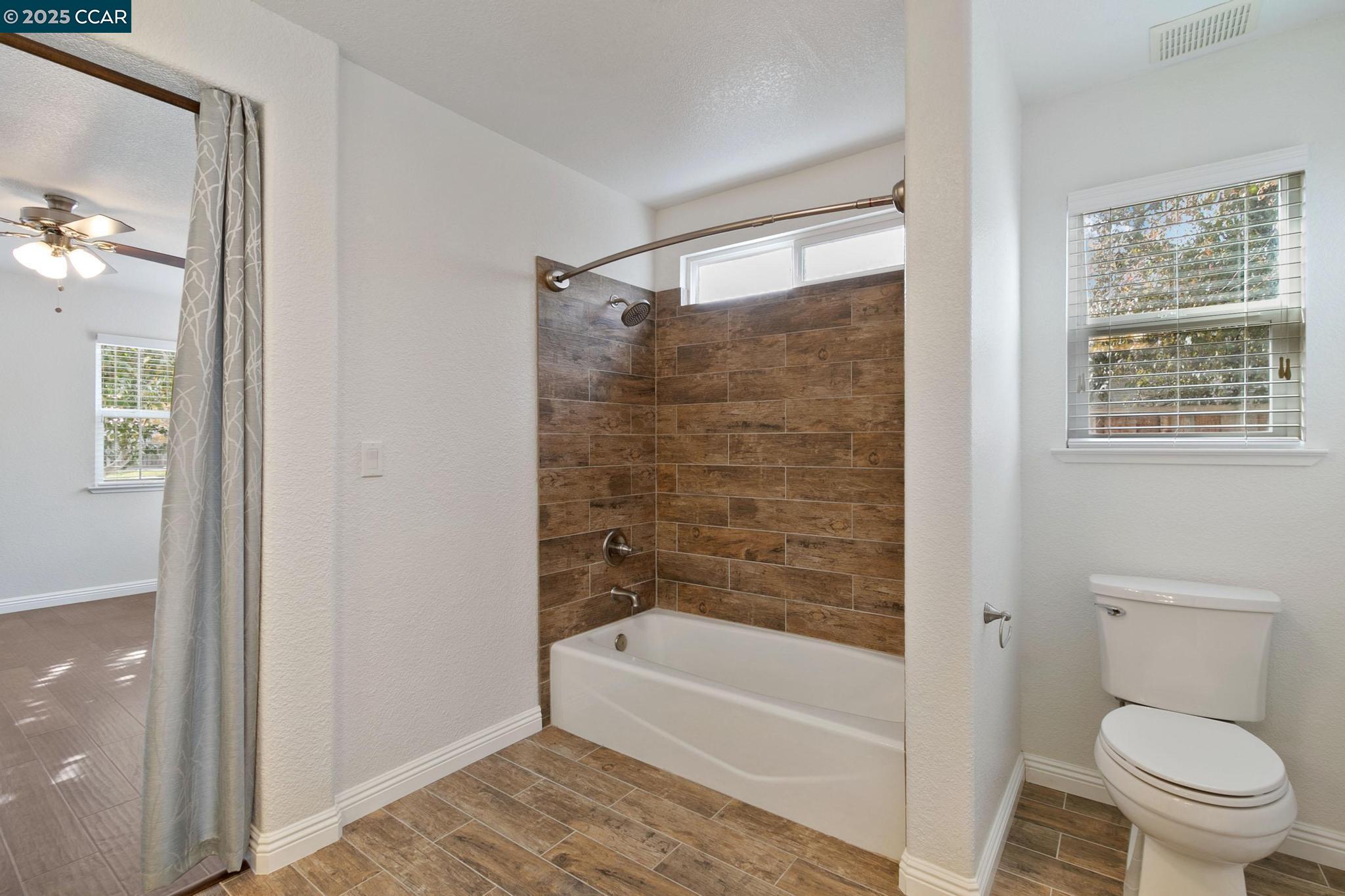 Detail Gallery Image 26 of 42 For 732 Antiquity Dr, Fairfield,  CA 94534 - 5 Beds | 3/1 Baths