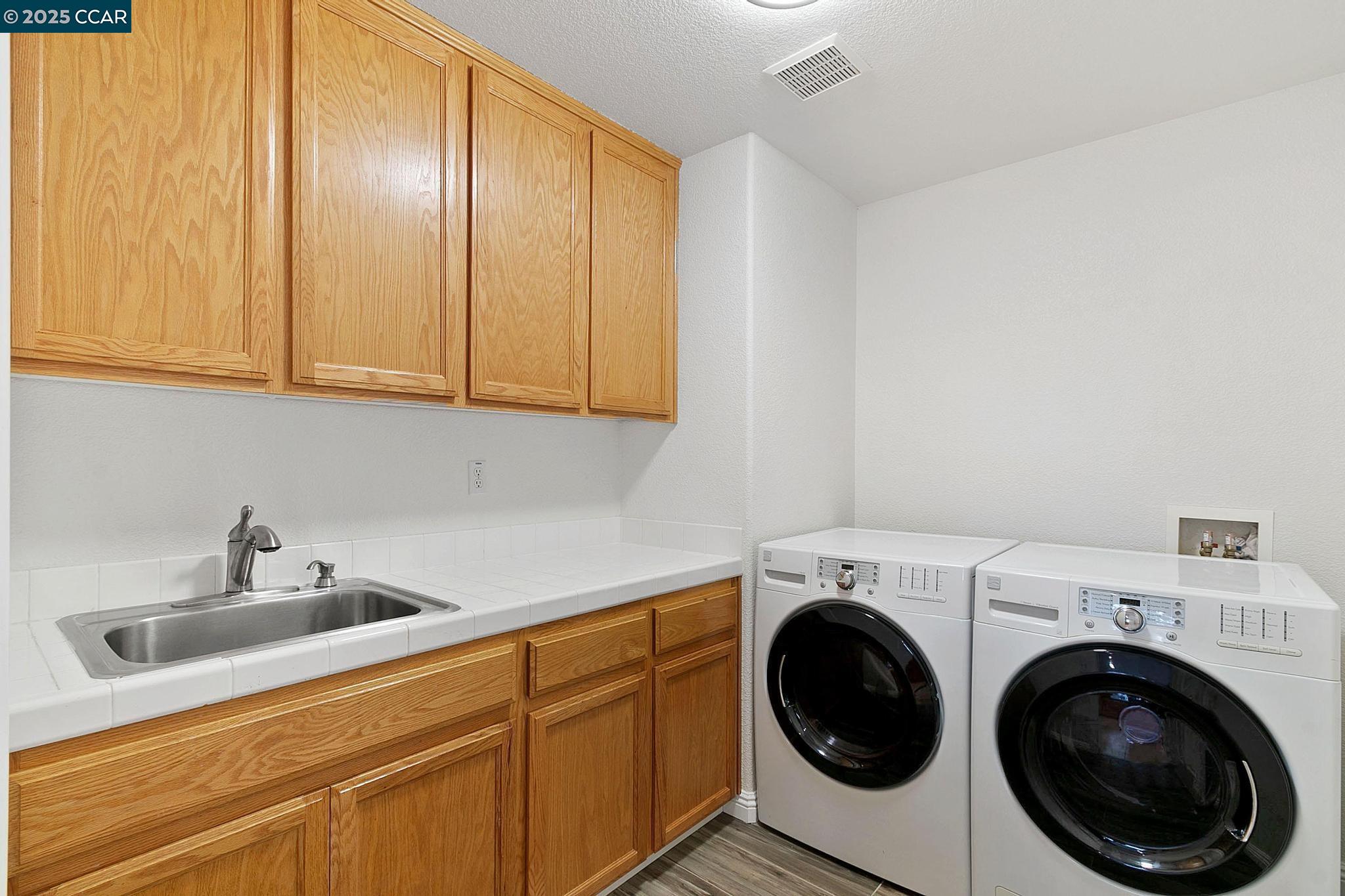 Detail Gallery Image 29 of 42 For 732 Antiquity Dr, Fairfield,  CA 94534 - 5 Beds | 3/1 Baths