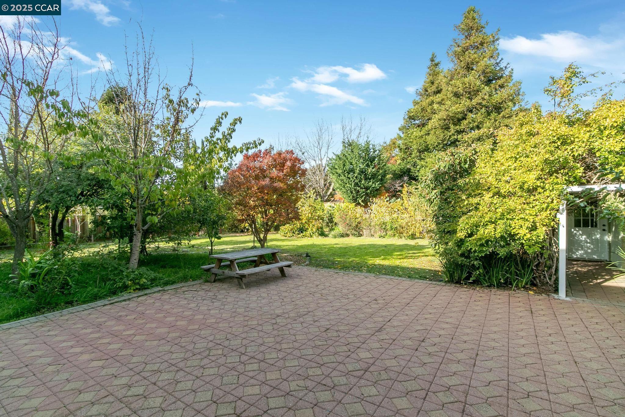 Detail Gallery Image 30 of 42 For 732 Antiquity Dr, Fairfield,  CA 94534 - 5 Beds | 3/1 Baths