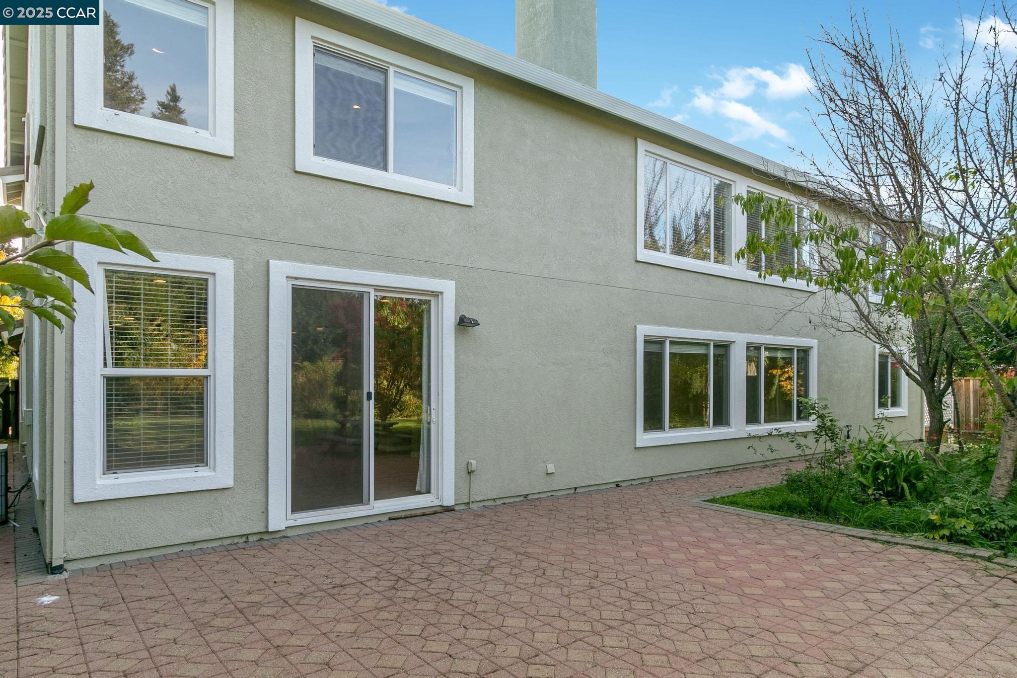 Detail Gallery Image 31 of 42 For 732 Antiquity Dr, Fairfield,  CA 94534 - 5 Beds | 3/1 Baths